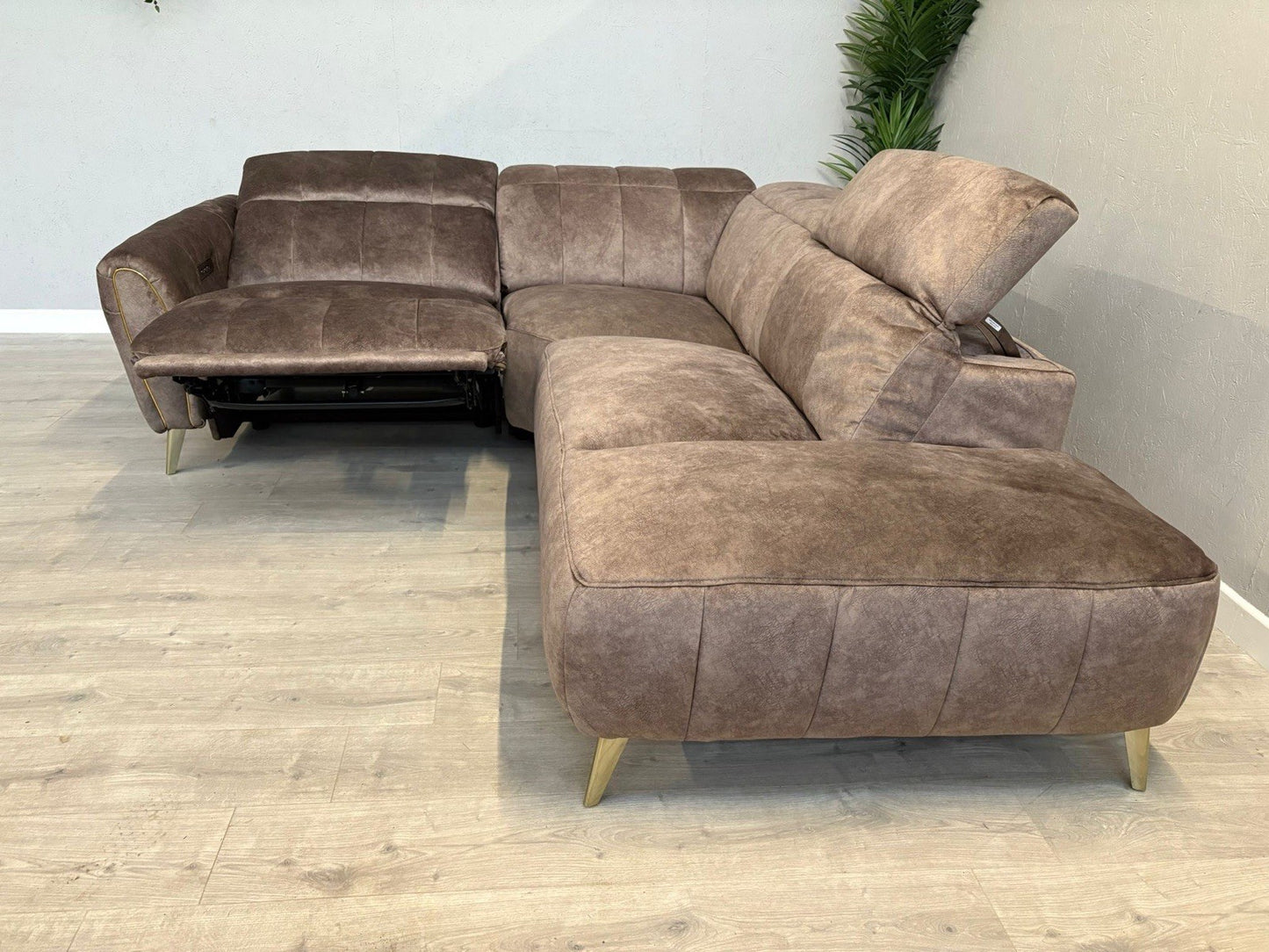 DFS Lidia Left Hand Facing Open Chaise Power Recliner Corner Sofa - RRP £1899