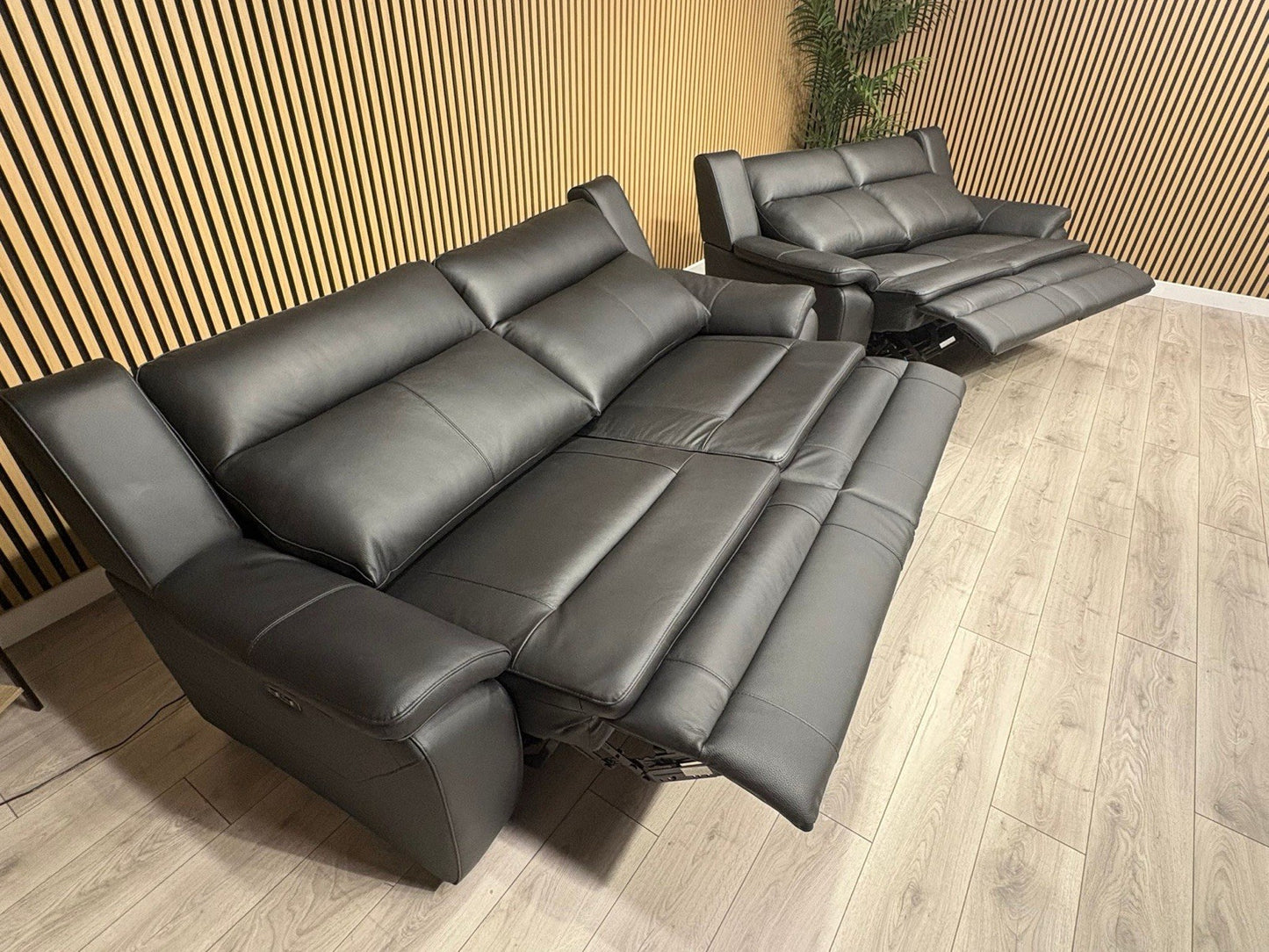 DFS Boston Leather 3 + 2 Seater Sofa Set, Power Recliners RRP: £4495