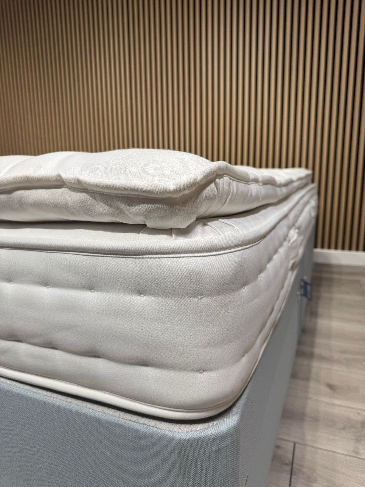 Staples and Co. Artisan DECADENCE 5ft Kingsize Mattress, Medium - RRP £1,399