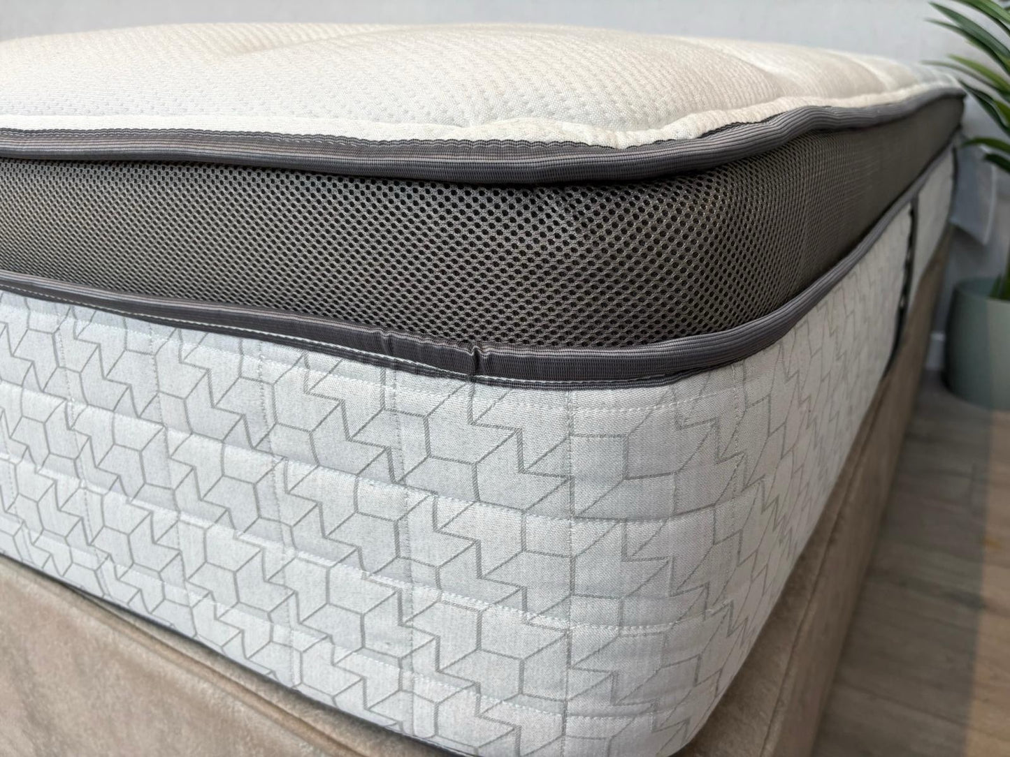 Sealy Elevate Ultra ORWELL 6ft Superking Mattress, Firm - RRP £3,099