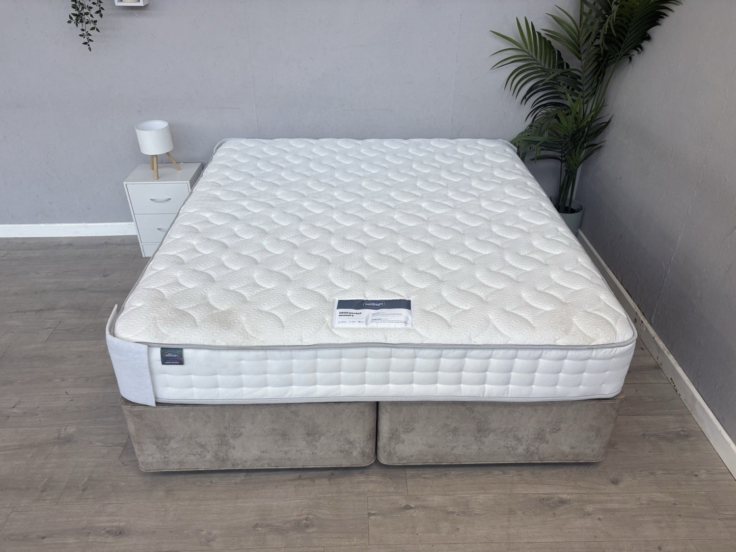 Silentnight 2800 Pocket Memory 6ft Superking Mattress - RRP £1,099