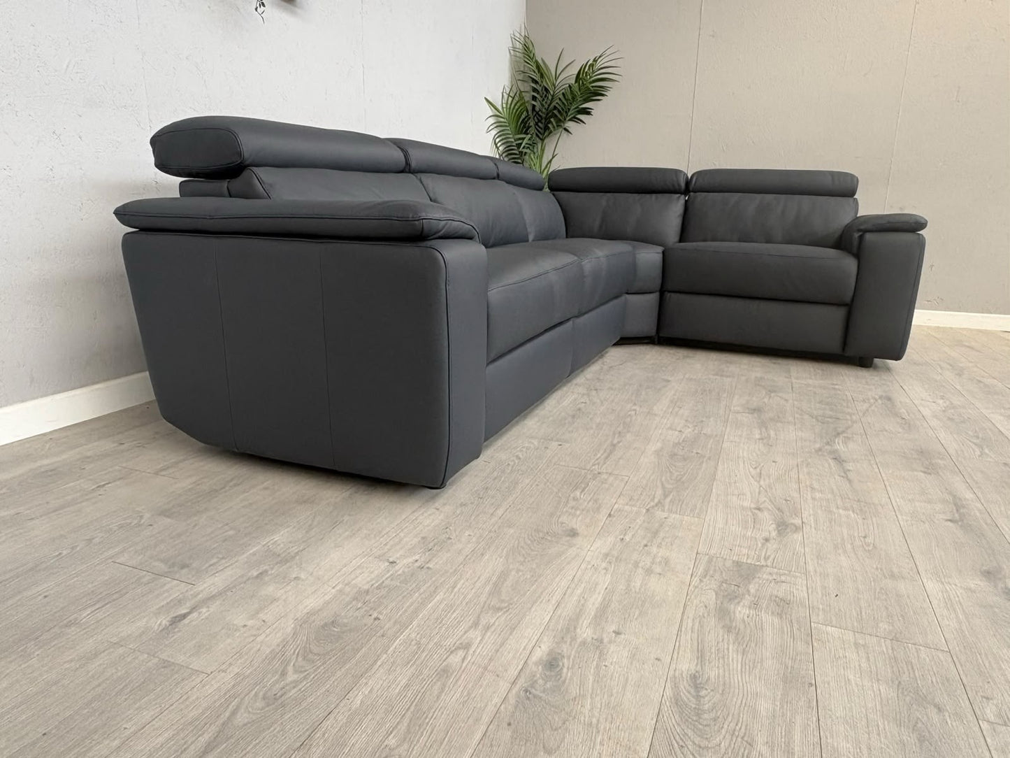 Furniture Village - Nicoletti Davide Small Leather Corner Static  - £4745