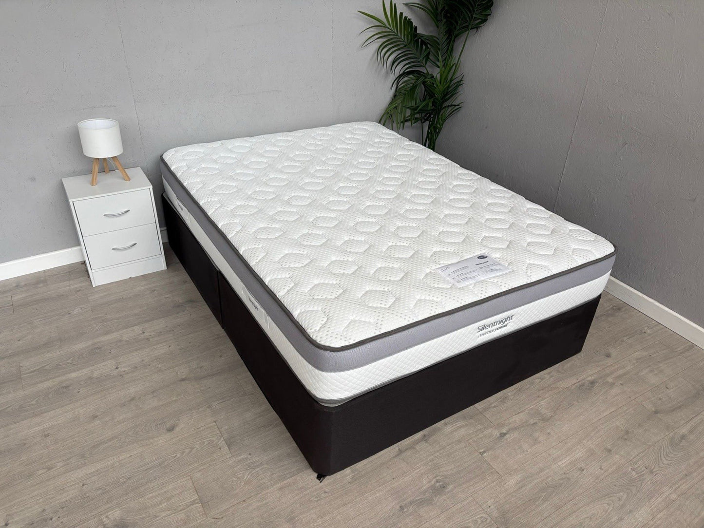 Silentnight DAZE Memory Cool 1000 Pocket 5ft Kingsize Mattress - RRP £899