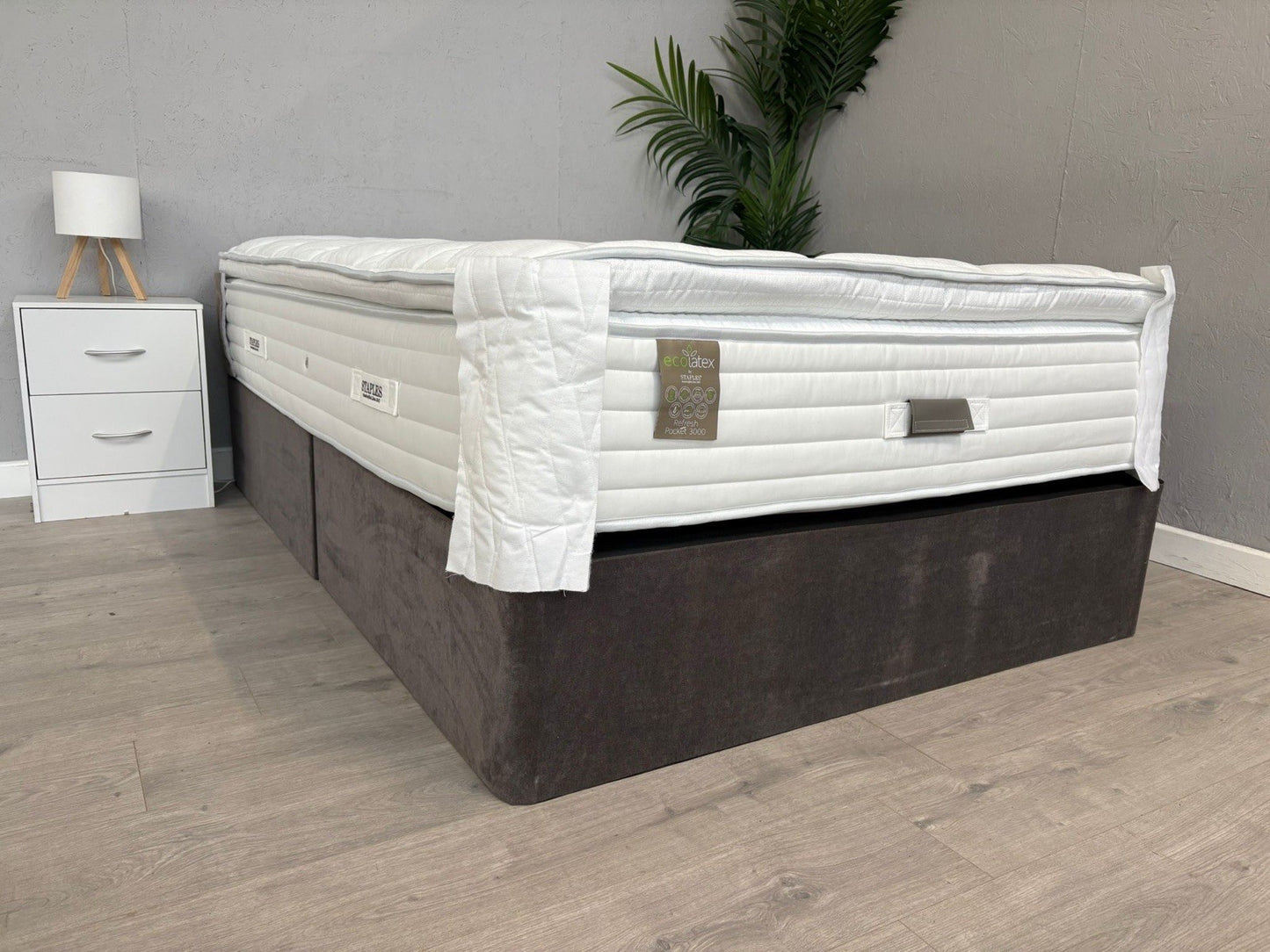 Staples Eco Latex Refresh Pocket 3000 4ft 6 Double Mattress - RRP £1,399