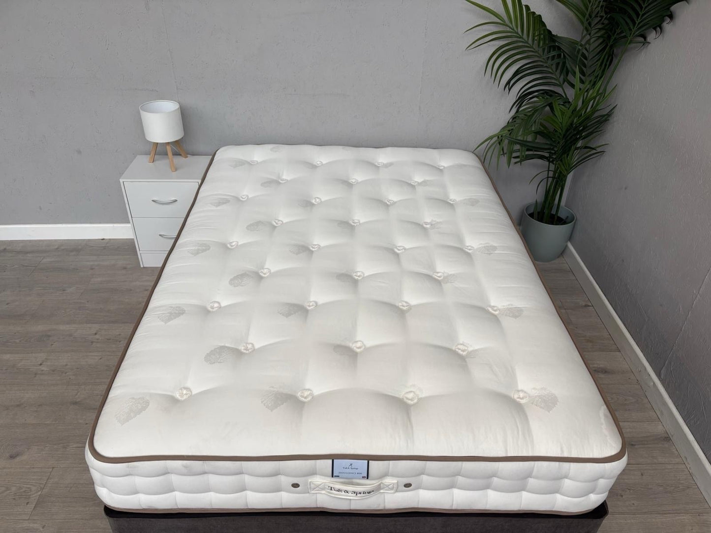 Tuft & Springs Indulgence 1000 Pocket 4ft 6 Double Mattress - RRP £569