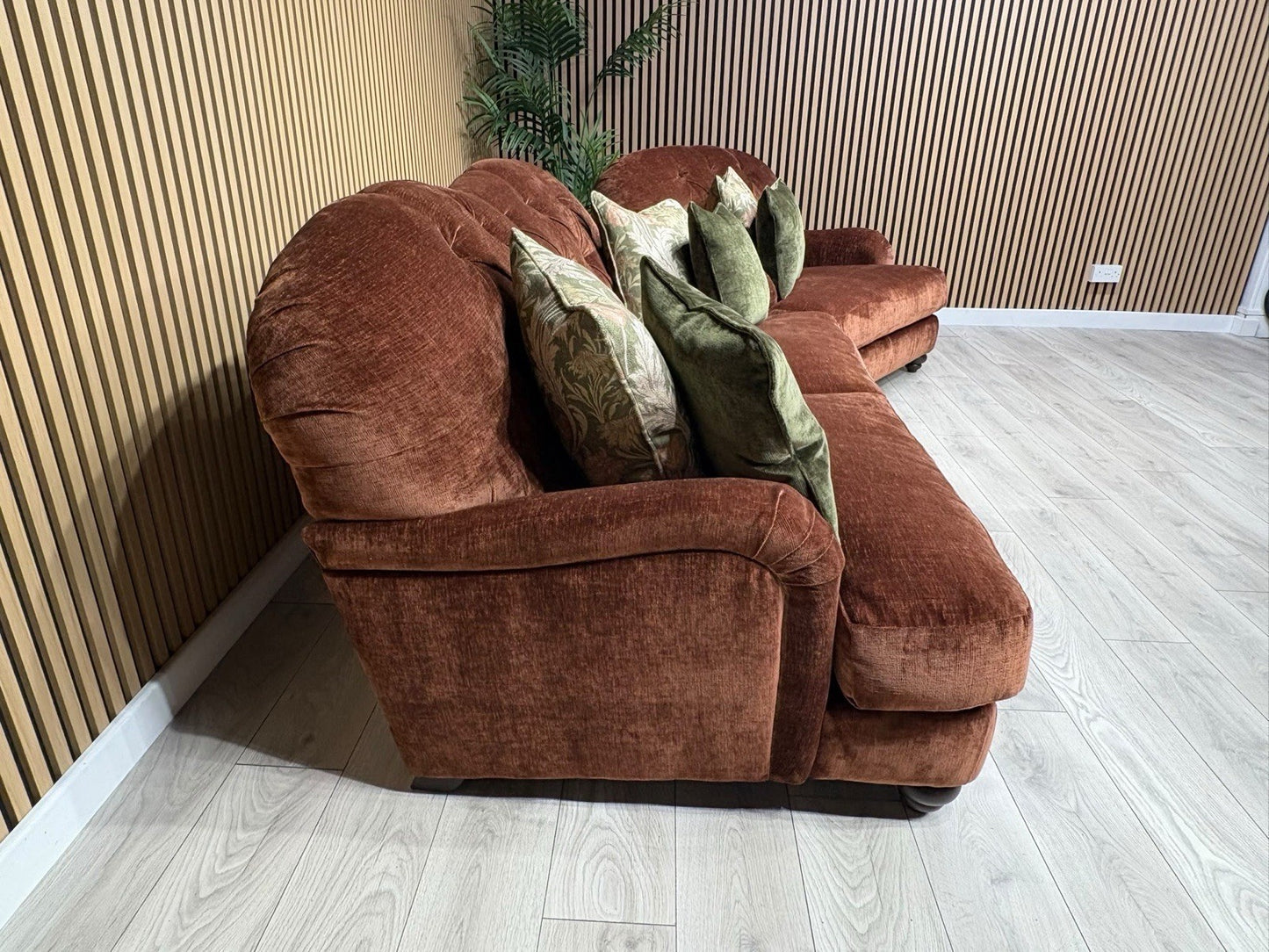 Alexander & James 3 Seater Button Back Sofa + Love Chair, RRP: £2895