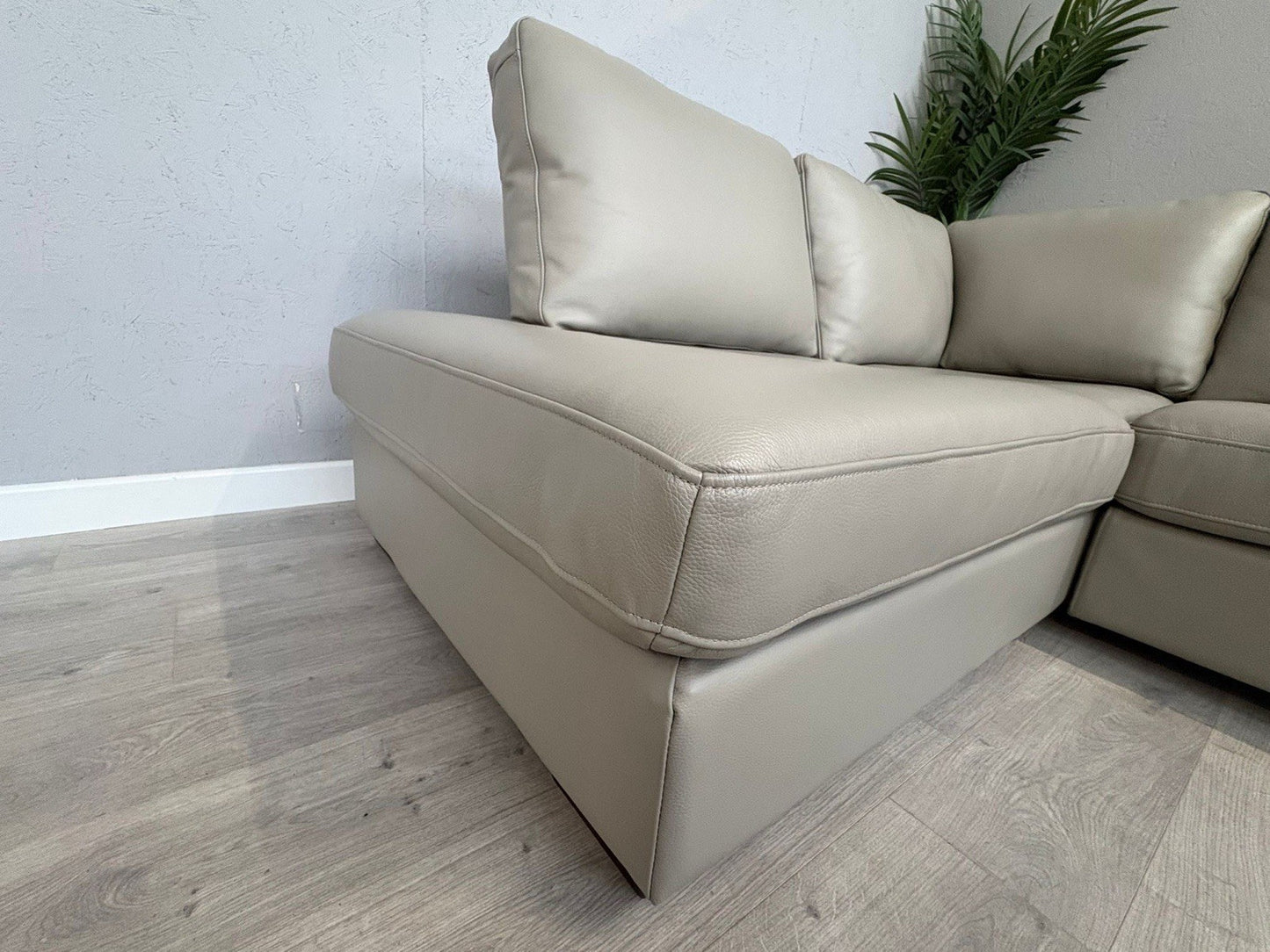 Furniture Village Dinky LHF Leather Corner Chaise End Sofa - RRP £1795