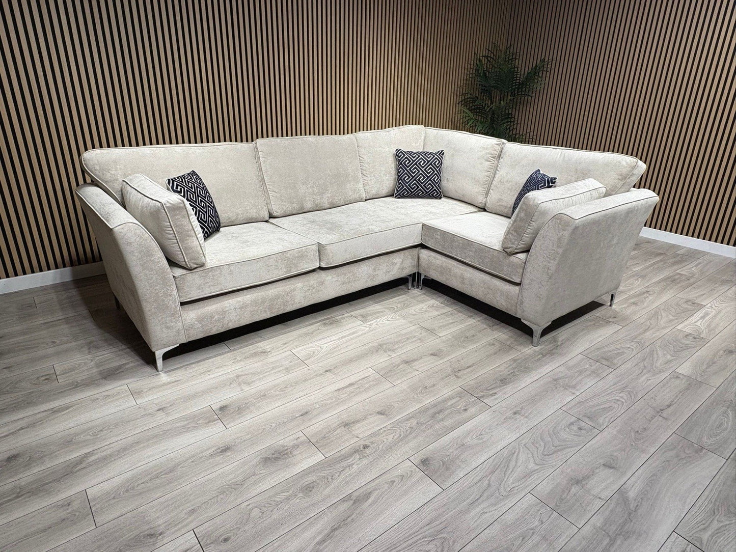 Furniture Village SASHA Fabric RHF Corner Sofa ( 3 Corner 1 ) - RRP £3,295