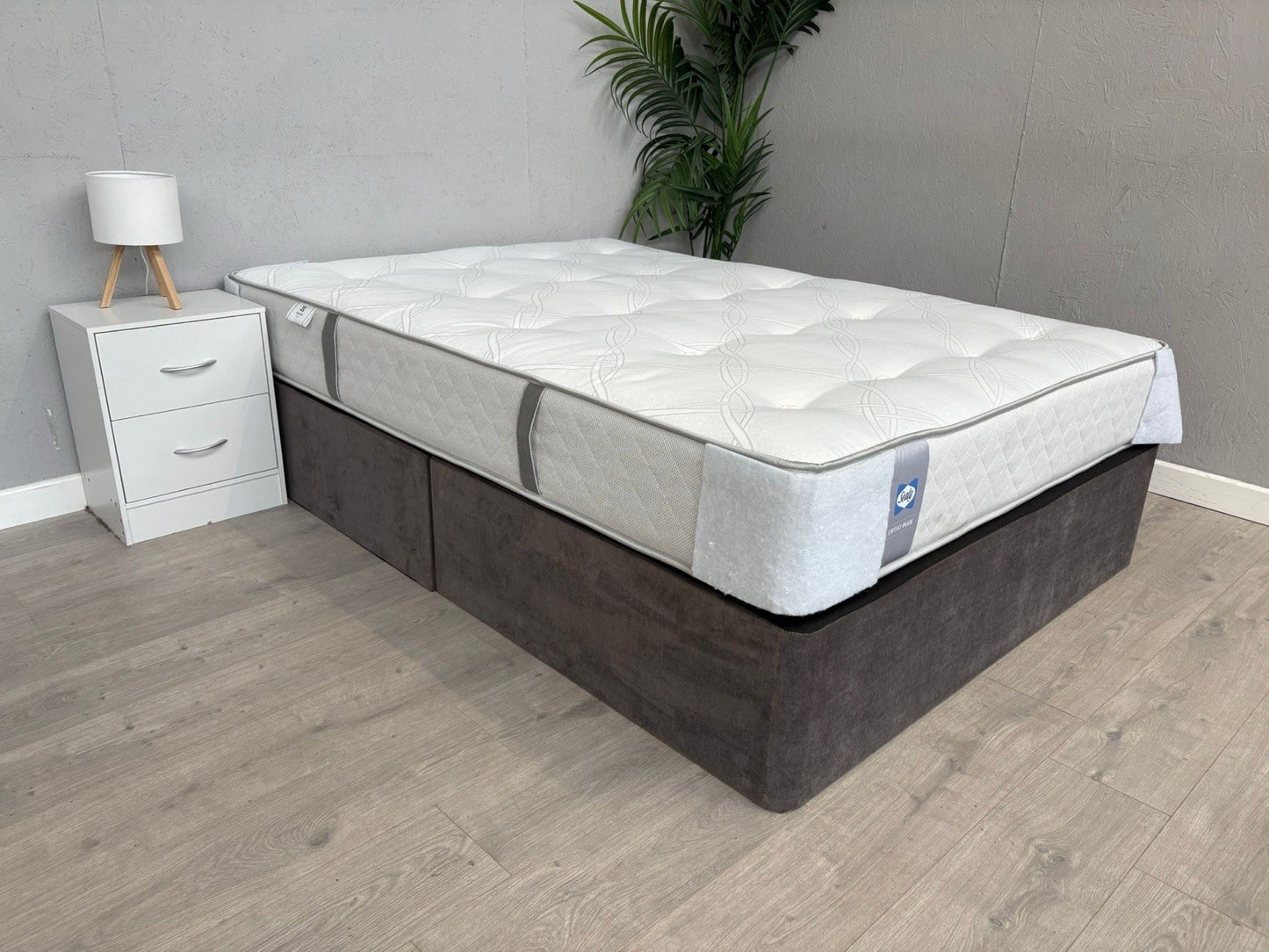Sealy Ortho Plus Bronze Extra Firm 4ft 6 Double Mattress - RRP £539
