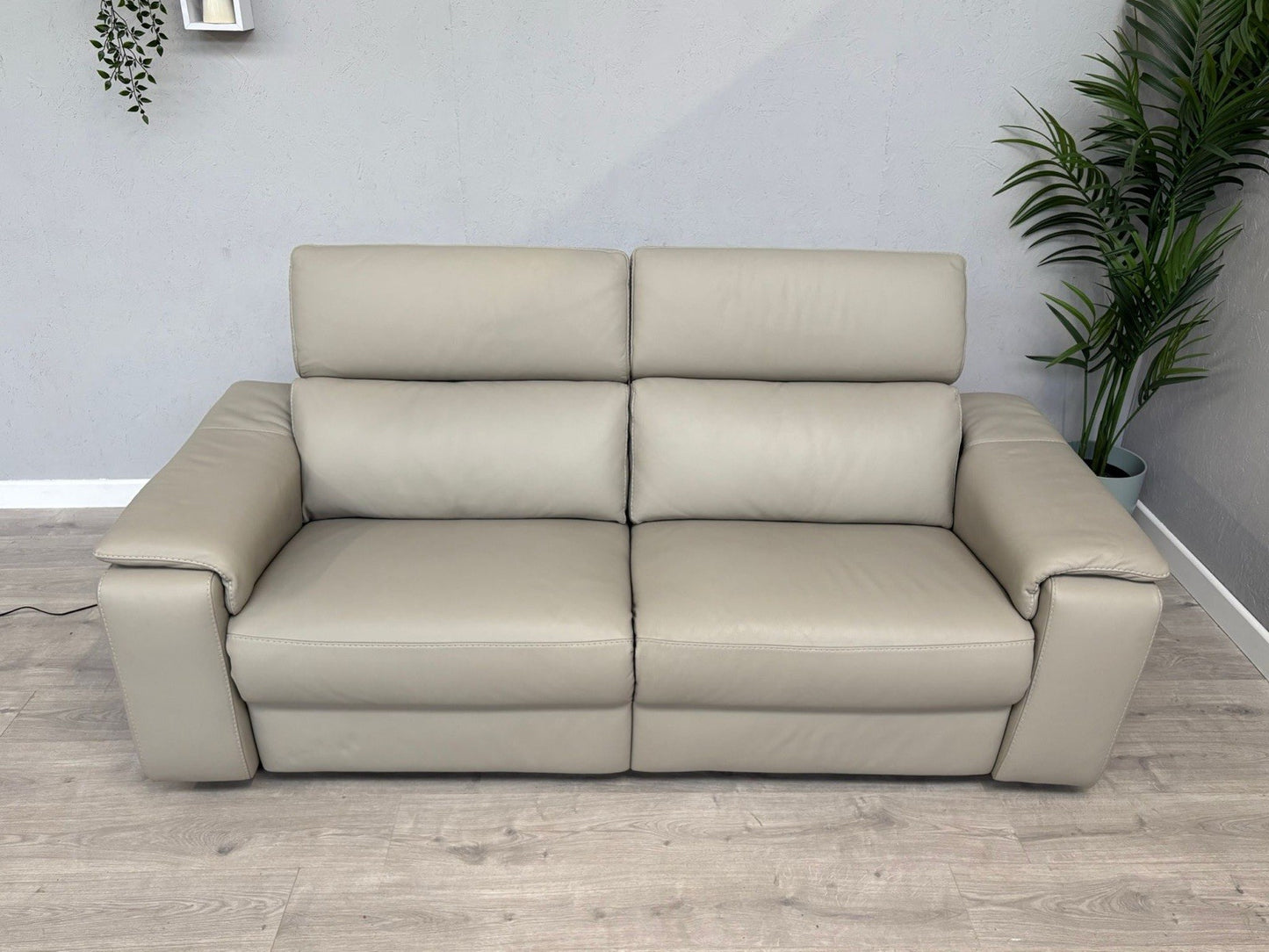 F. Village - Nicoletti DAVIDE Leather 3 Seater Power Recliner - RRP £2845