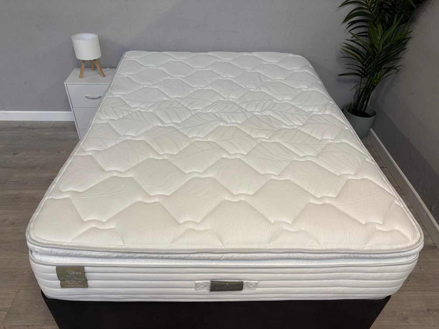 Staples and Co. Eco Latex Refresh Pocket 300 Mattress, 5ft Kingsize - RRP £1,499
