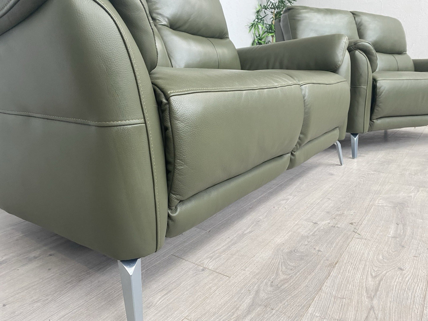 Furniture Village DAYTONA Leather 2 x  2 Seater Sofa Set, Oslo Pine - RRP £2,990