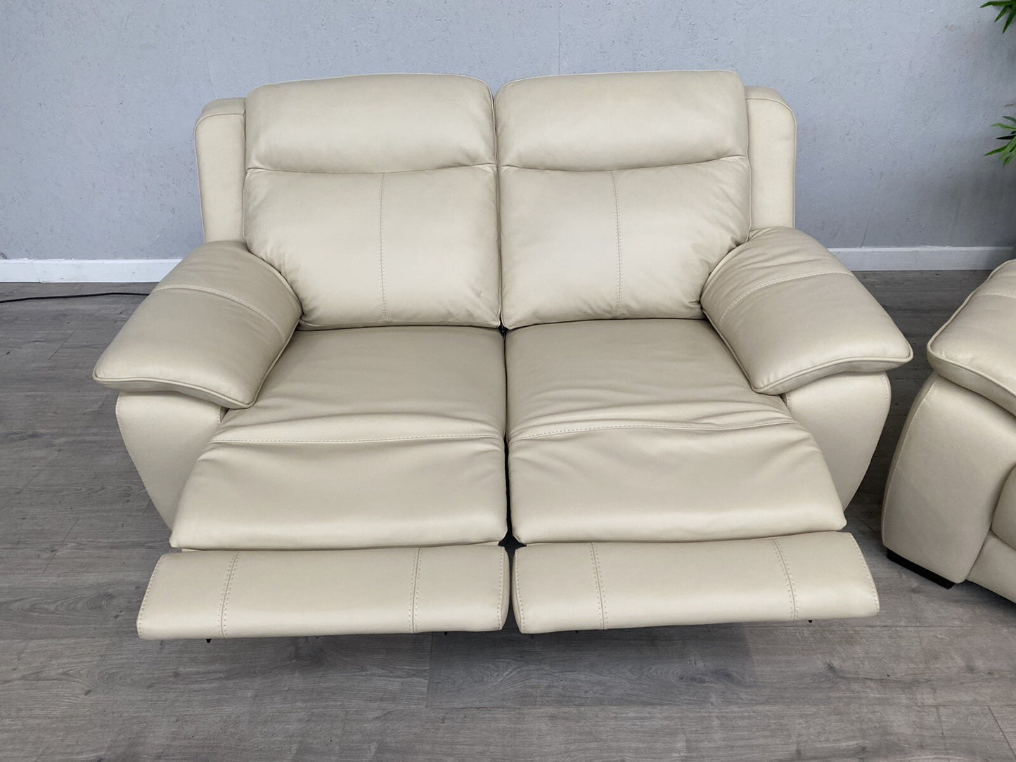 F. Village STARLIGHT EXPRESS Leather 2 Seater Power Recliner Sofa + Armchair