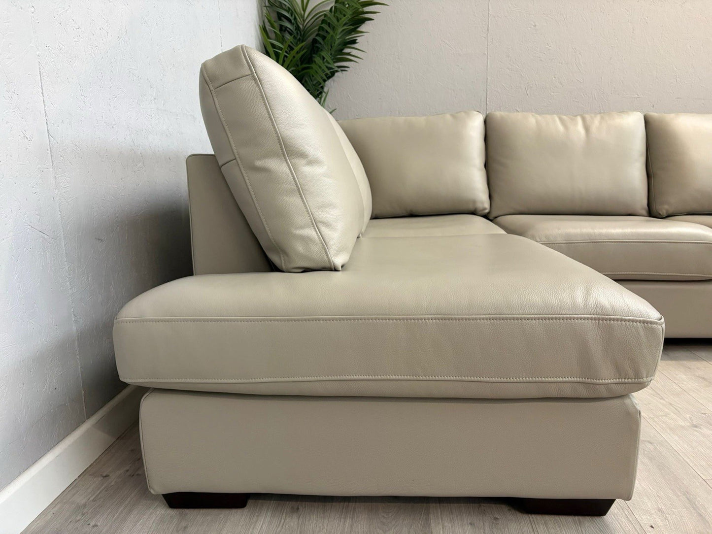 Furniture Village Dinky LHF Leather Corner Chaise End Sofa - RRP £1795