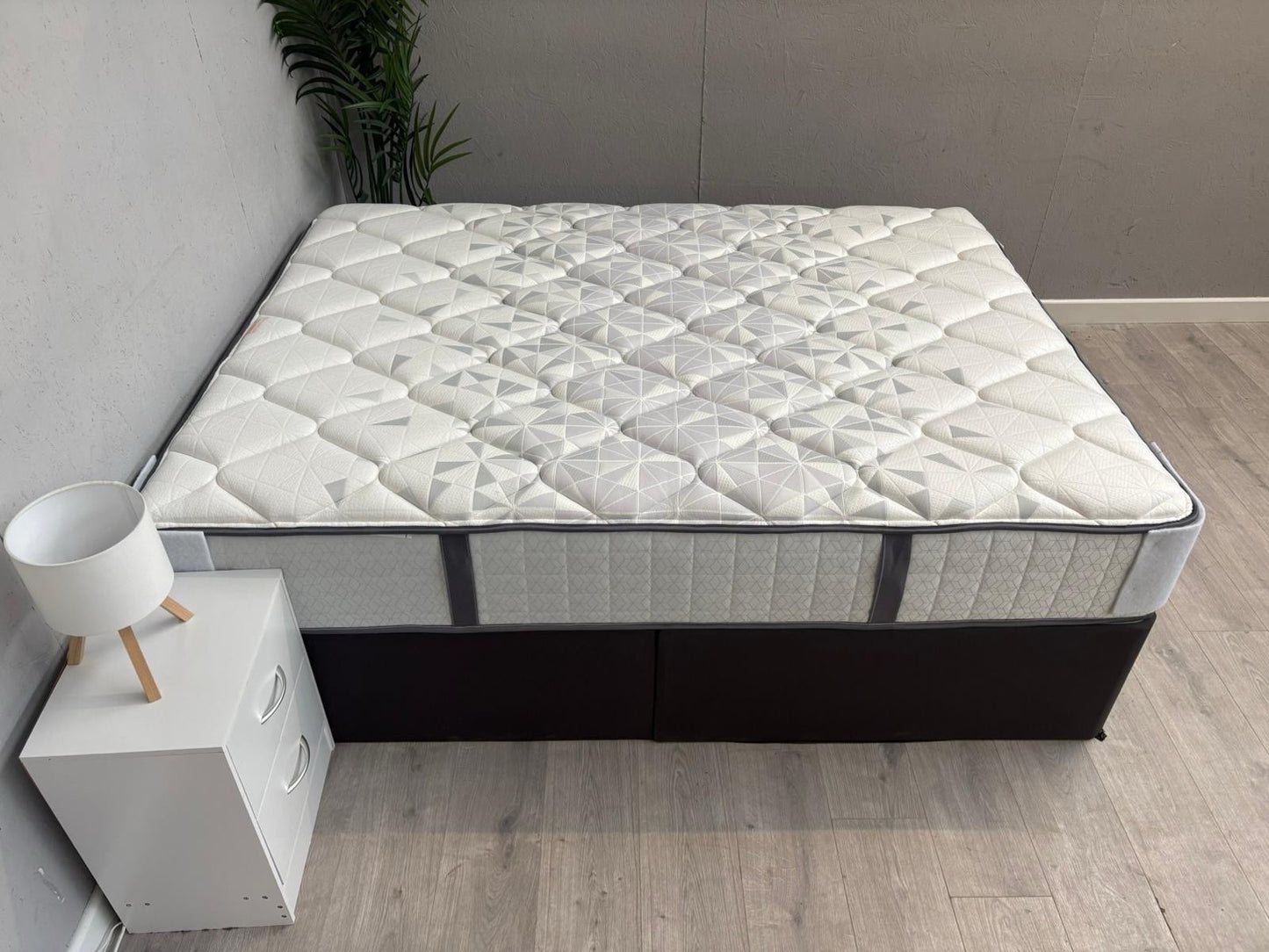 Sealy Elevate Venice / Blackwood 5FT Kingsize Mattress, Firm - RRP £1,499