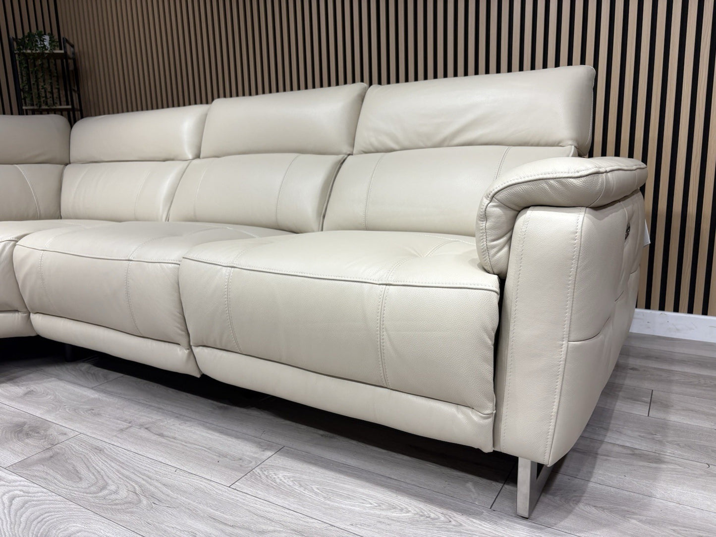 Furniture Village MOET Leather 2 Corner 2 Power Recliner Sofa + Stool RRP £5,390