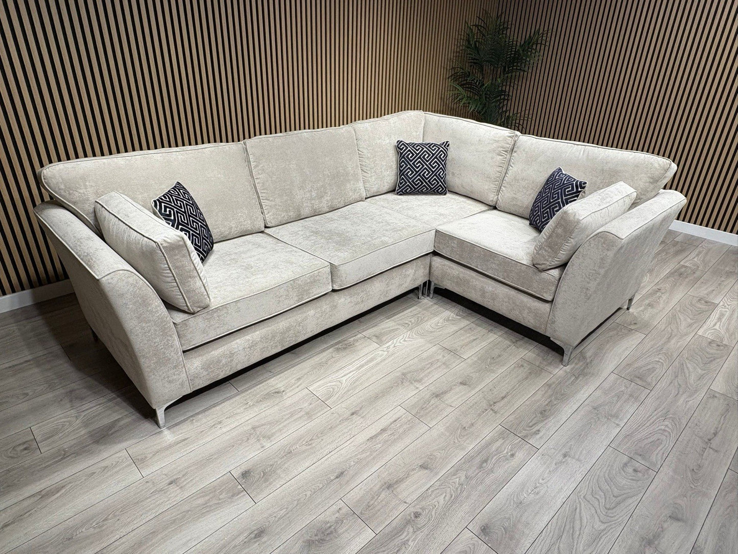 Furniture Village SASHA Fabric RHF Corner Sofa ( 3 Corner 1 ) - RRP £3,295