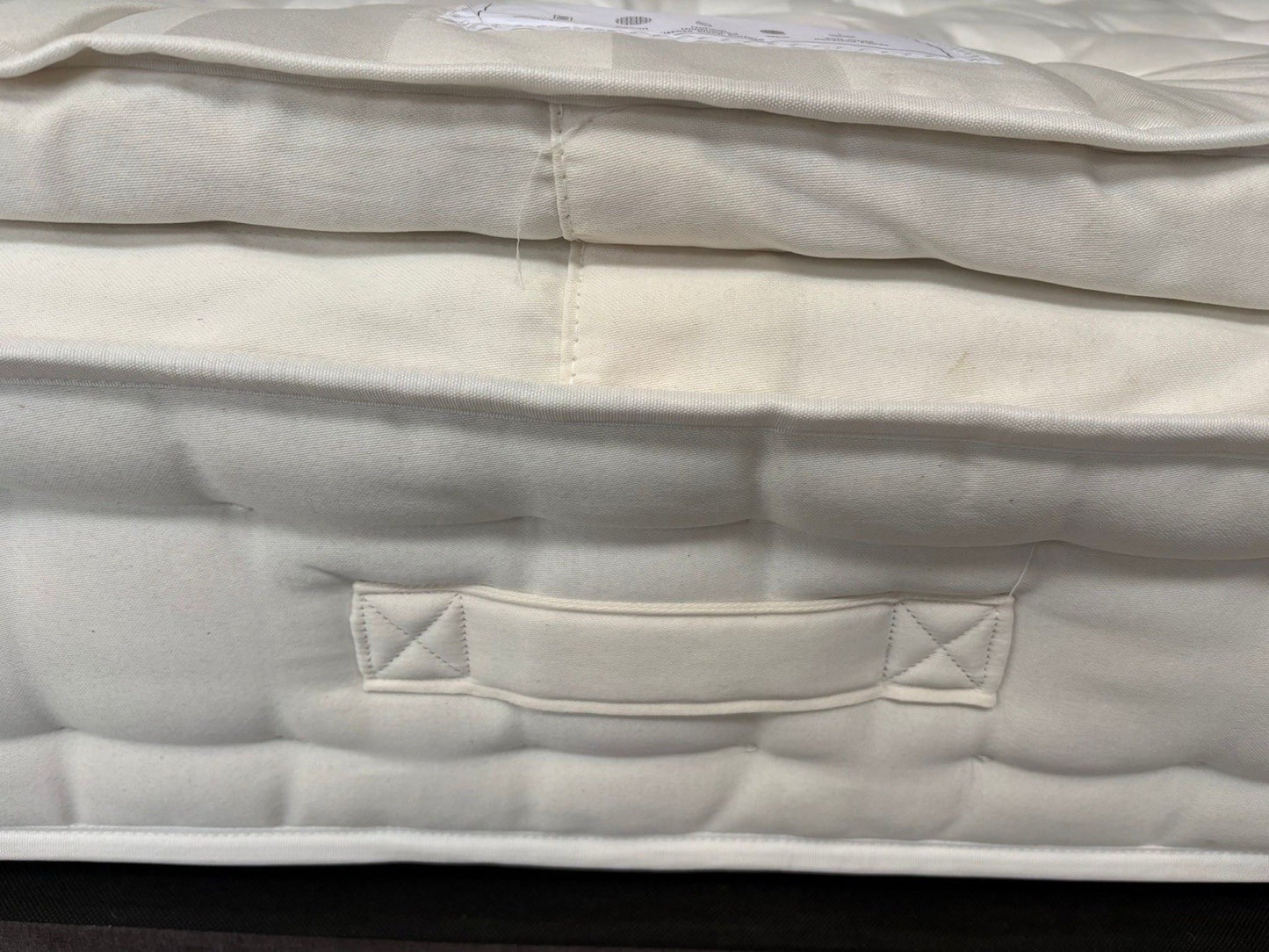 Laura Ashley EMSWORTH 2500 Pocket Pillow Top 4ft 6 Double Mattress - RRP £749