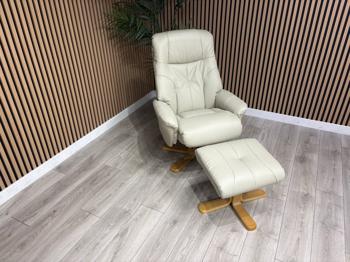 Relaxed Swivel Recliner Chair + Footstool RRP £1099