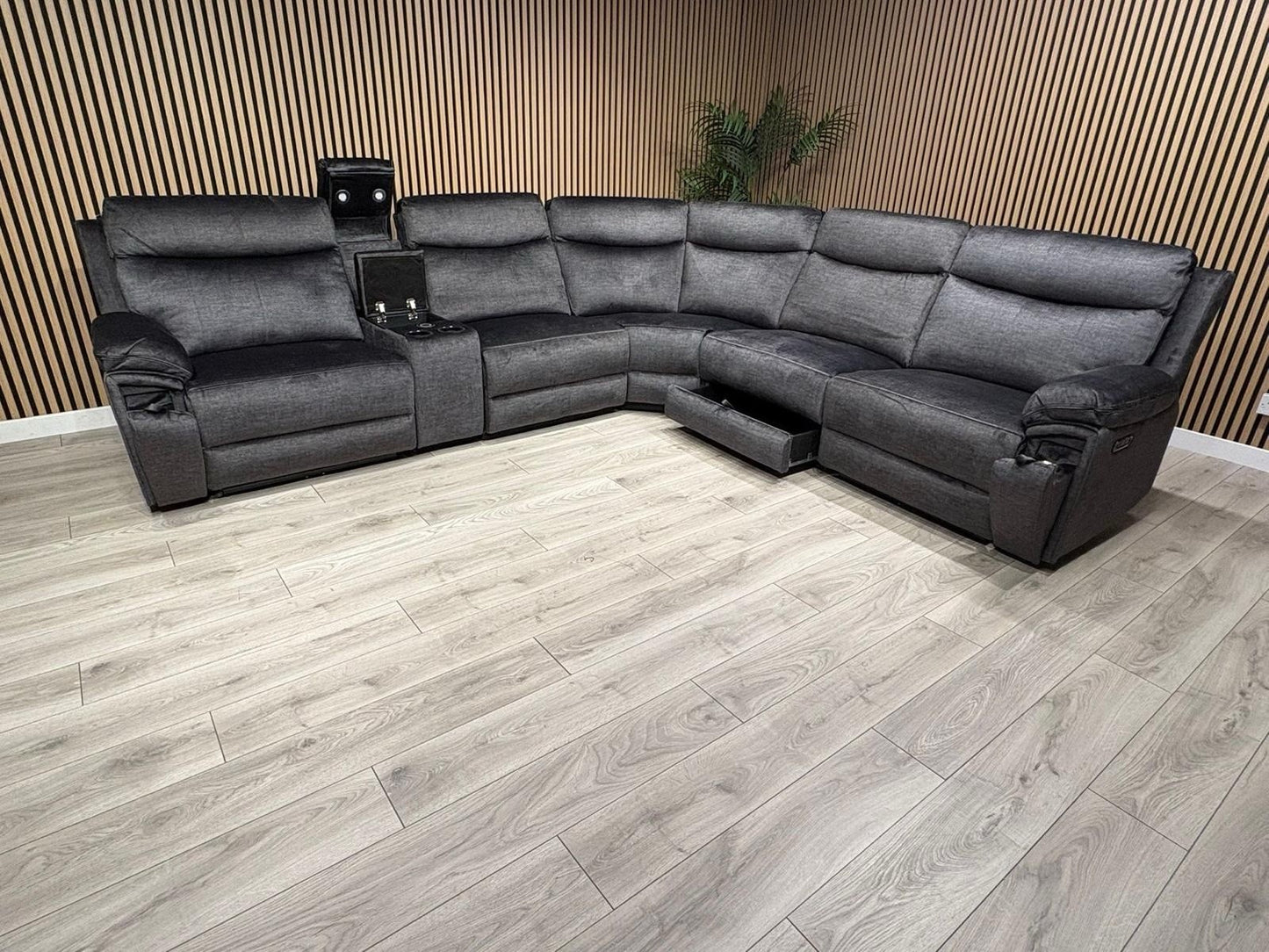 DFS Trek Style Fabric 2 Corner 2 Power Recliner Sofa + Console - RRP £2,499