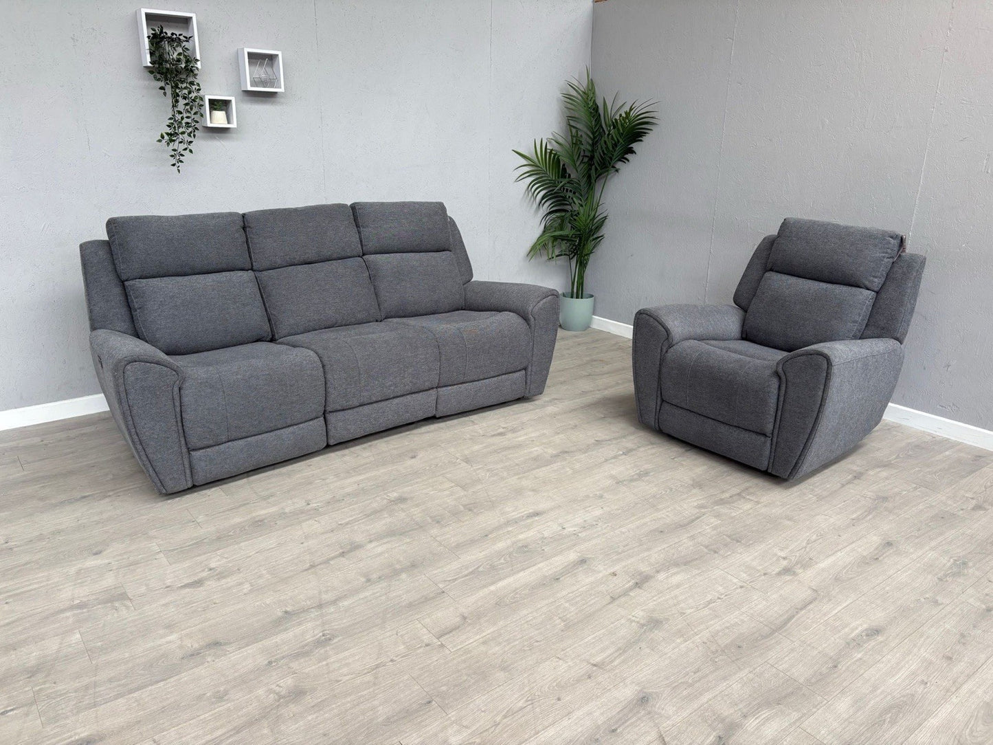 DFS Gilford 3 Seater Sofa + Armchair Power Recliner Sofa Set - RRP £1,748