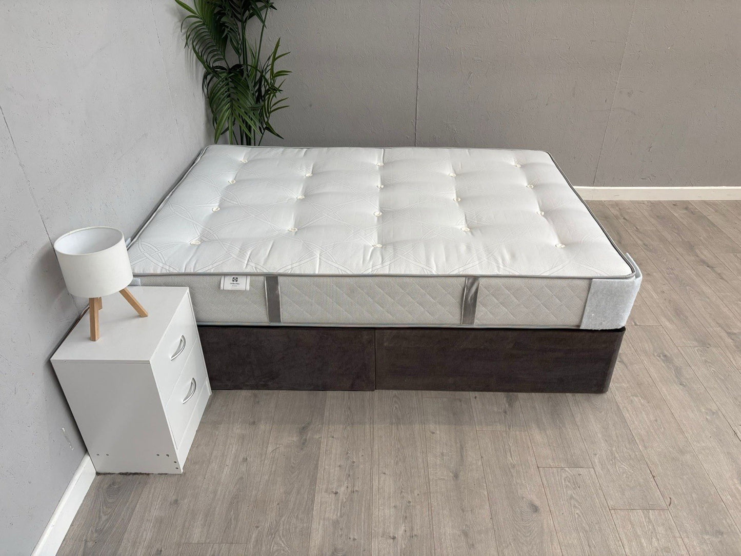 Sealy Ortho Plus Bronze Extra Firm 4ft 6 Double Mattress - RRP £539