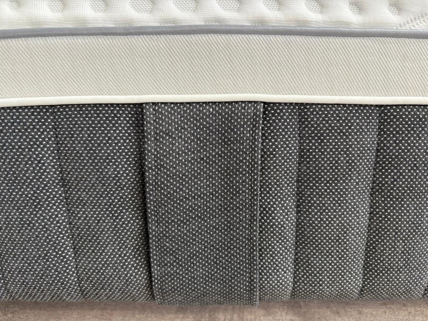 EMMA - Helix Hybrid Deluxe 4FT 6 Double Mattress - RRP £1,499