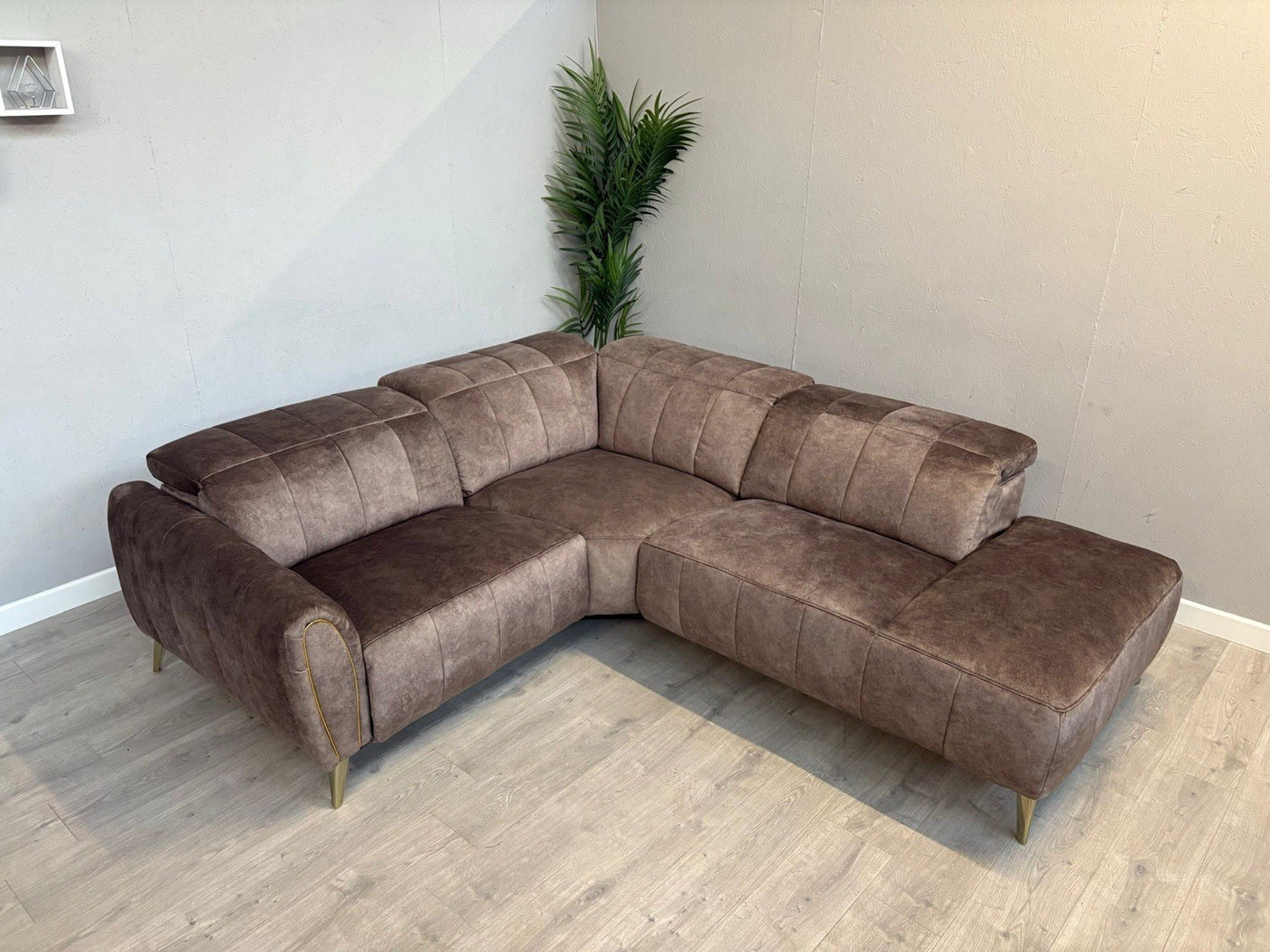 DFS Lidia Left Hand Facing Open Chaise Power Recliner Corner Sofa - RRP £1899