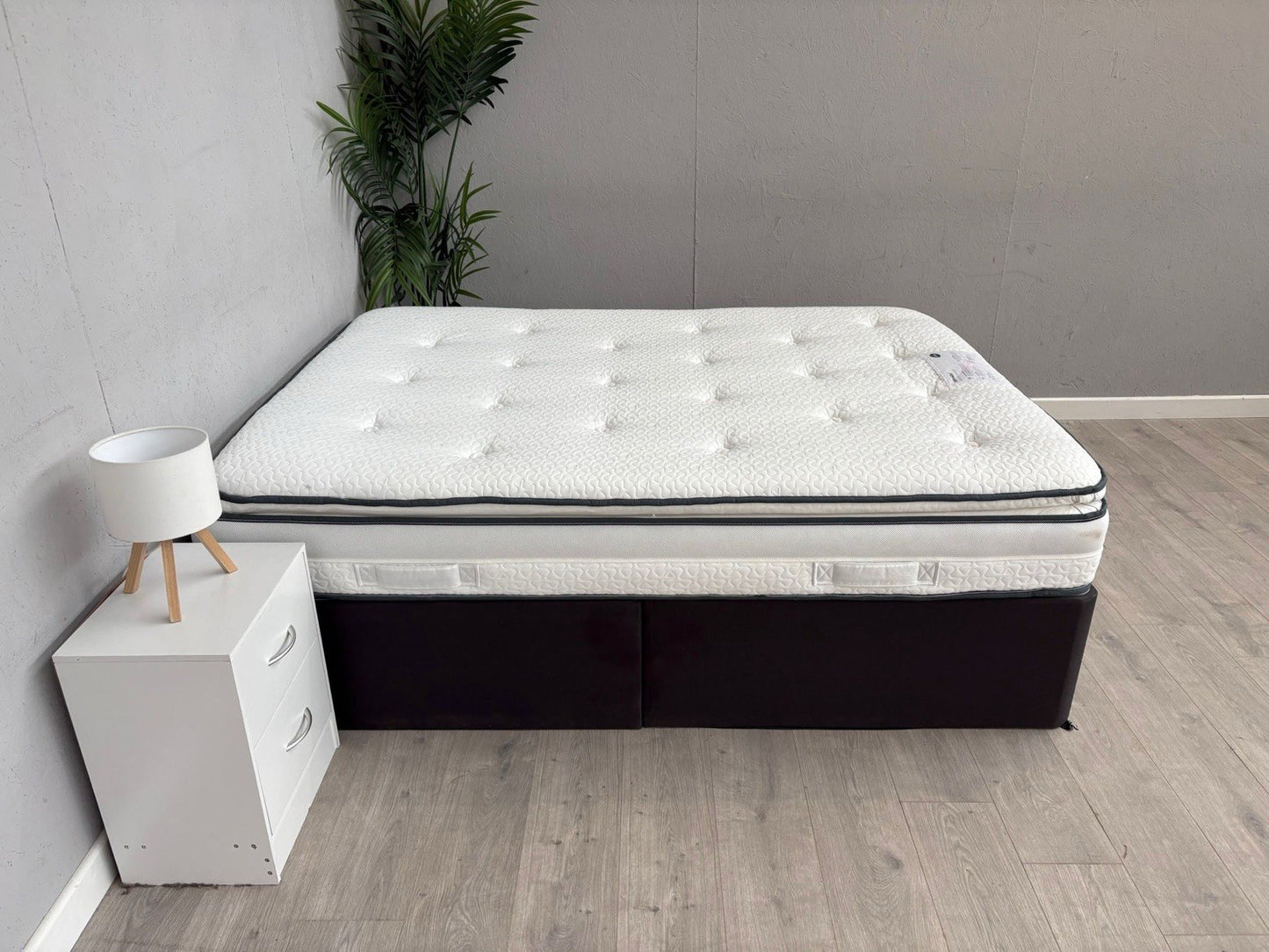 Silentnight UltraGel Miracoil Pillow top 5ft Kingsize Mattress - RRP £999