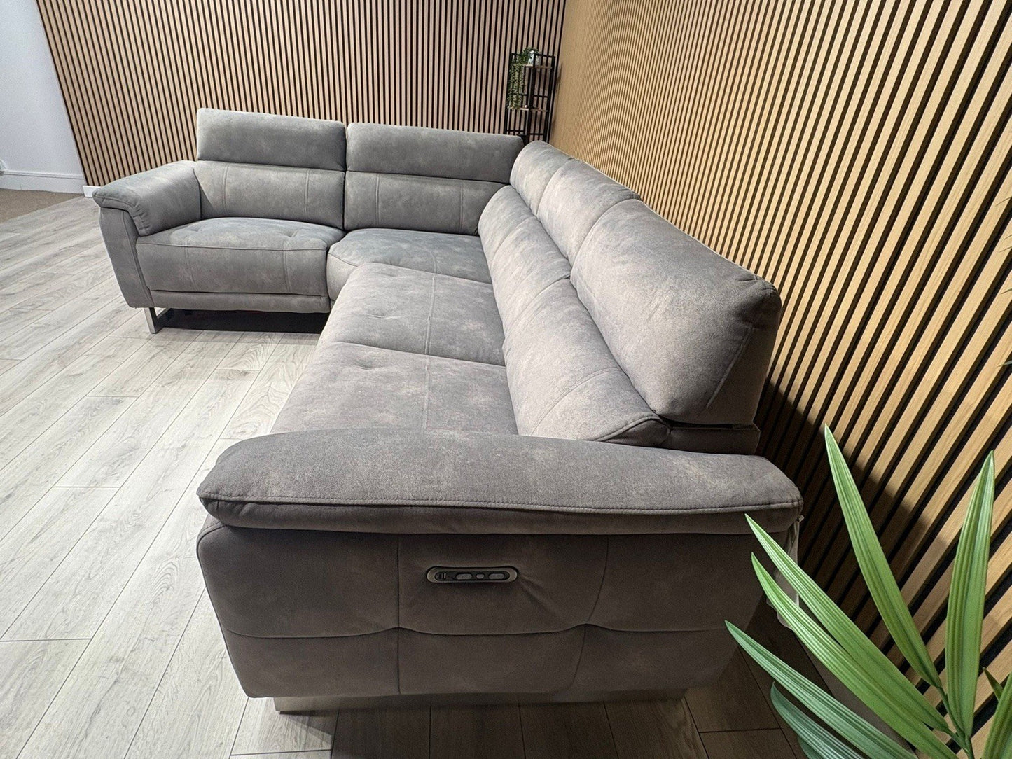 Furniture Village MOET Fabric 2 Corner 2 Power Recliner Sofa RRP £3295