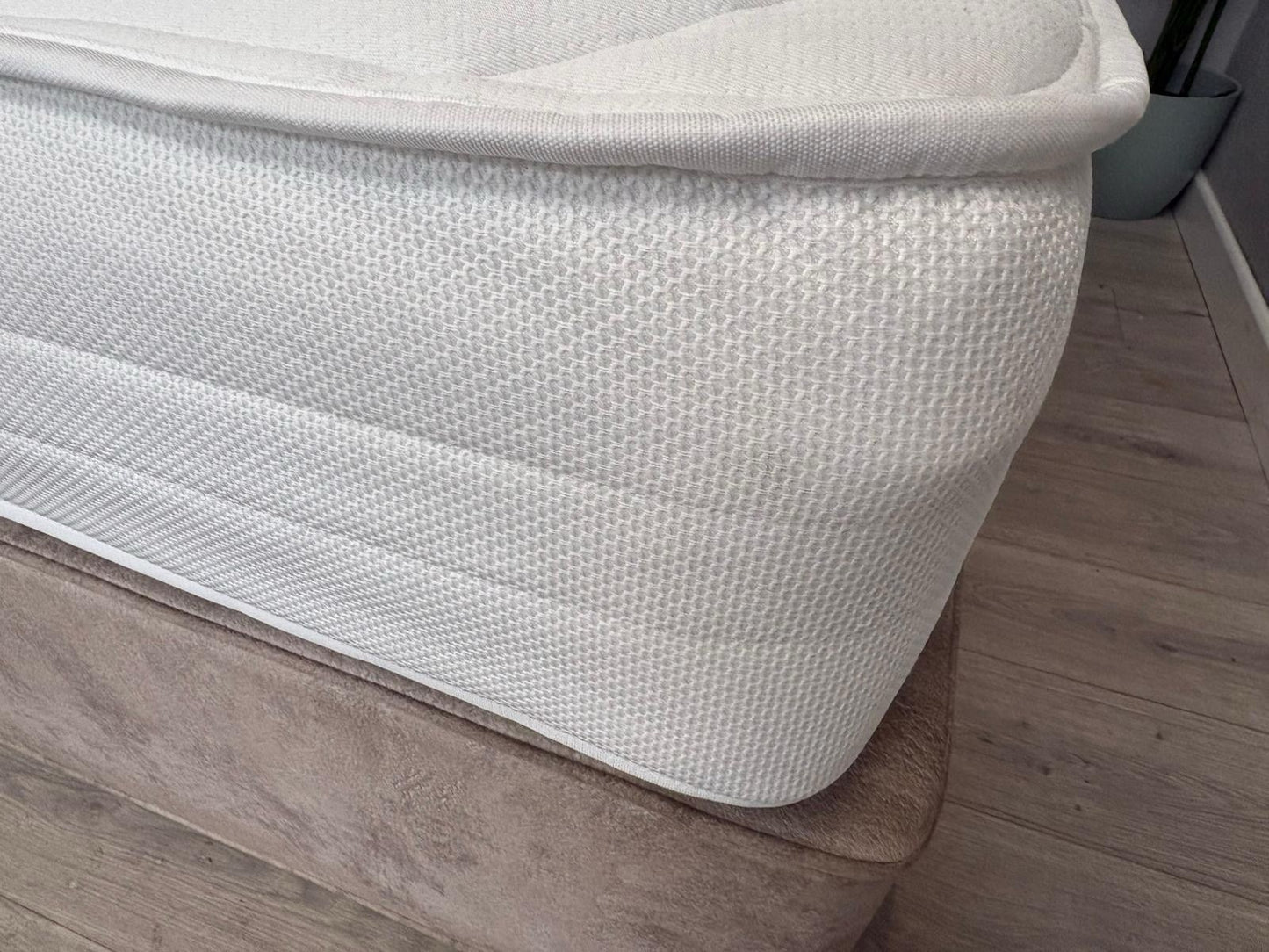 Slumberland AIR 2 Memory 6ft Superking Mattress, Medium - RRP £949