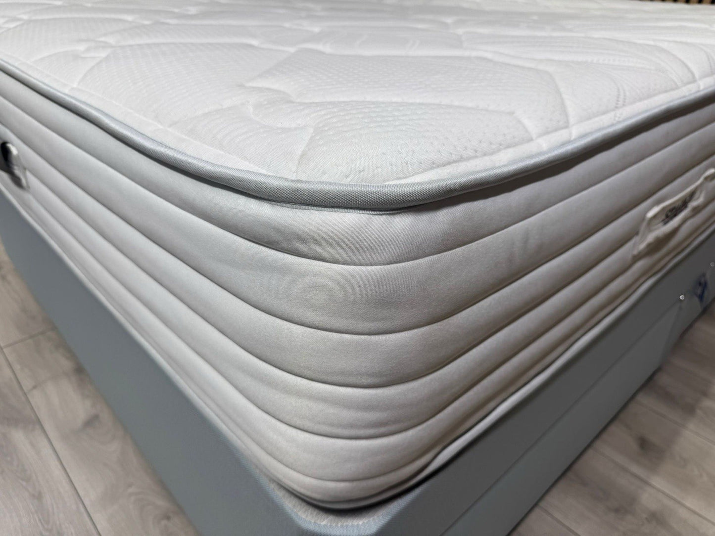 Staples and Co Eco Latex Restore Ortho 2000 Mattress 4ft 6 Double - RRP £1,099