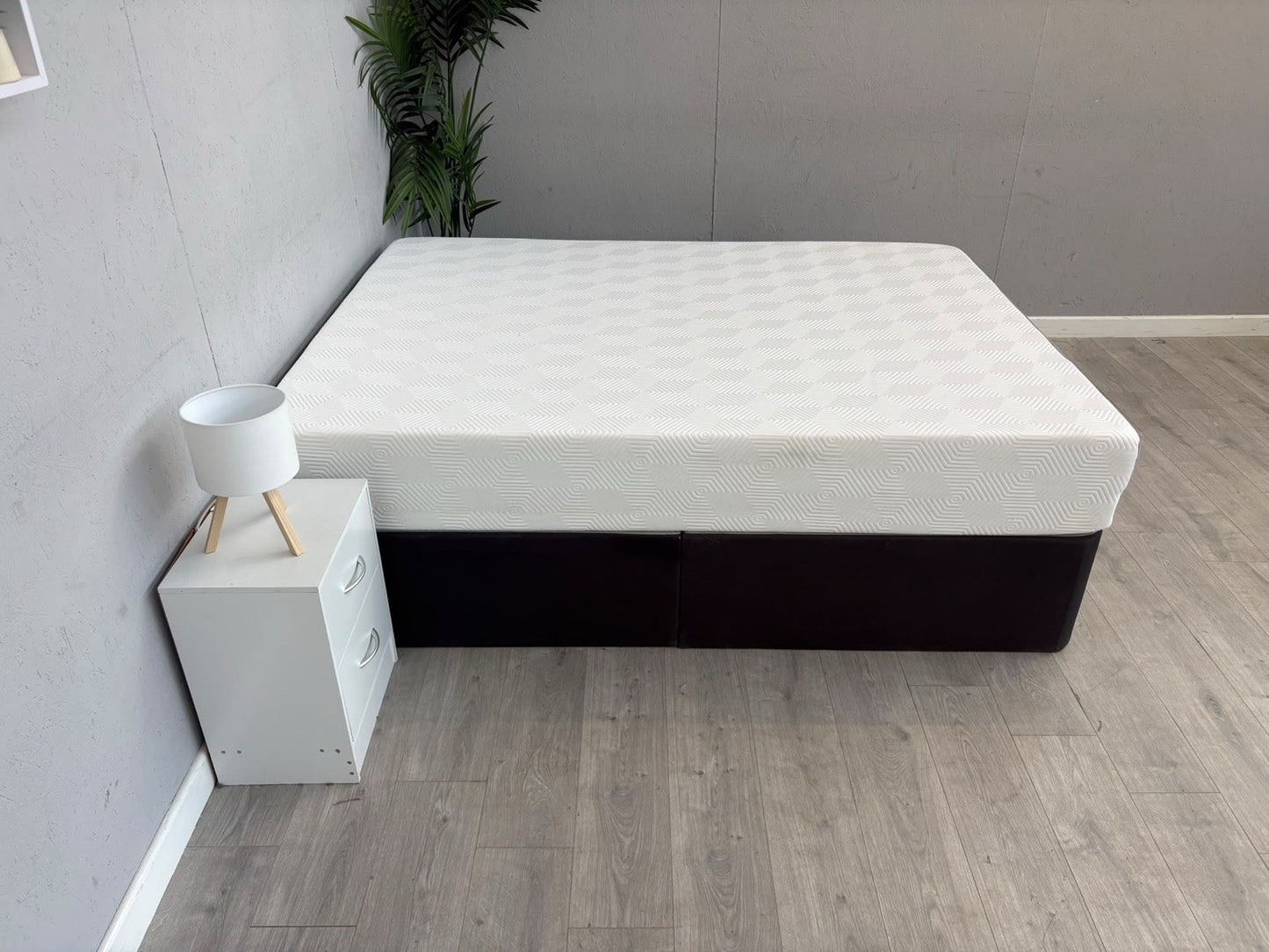 TEMPUR EASE 25 - 5ft Kingsize Mattress, Medium Firm - RRP £1599