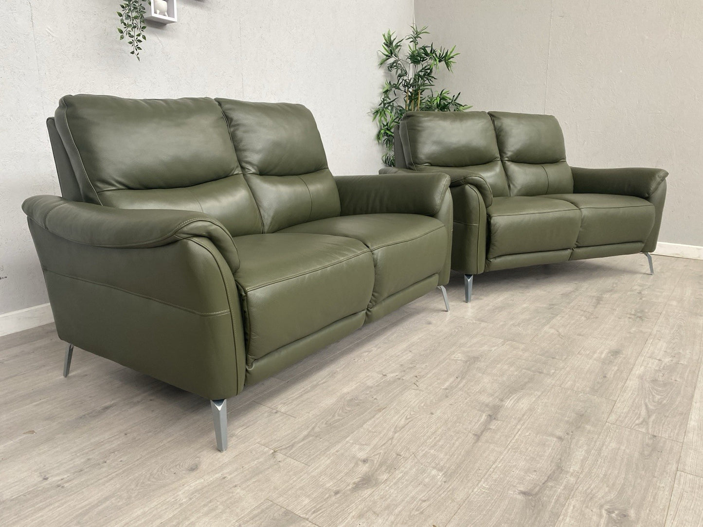 Furniture Village DAYTONA Leather 2 x  2 Seater Sofa Set, Oslo Pine - RRP £2,990