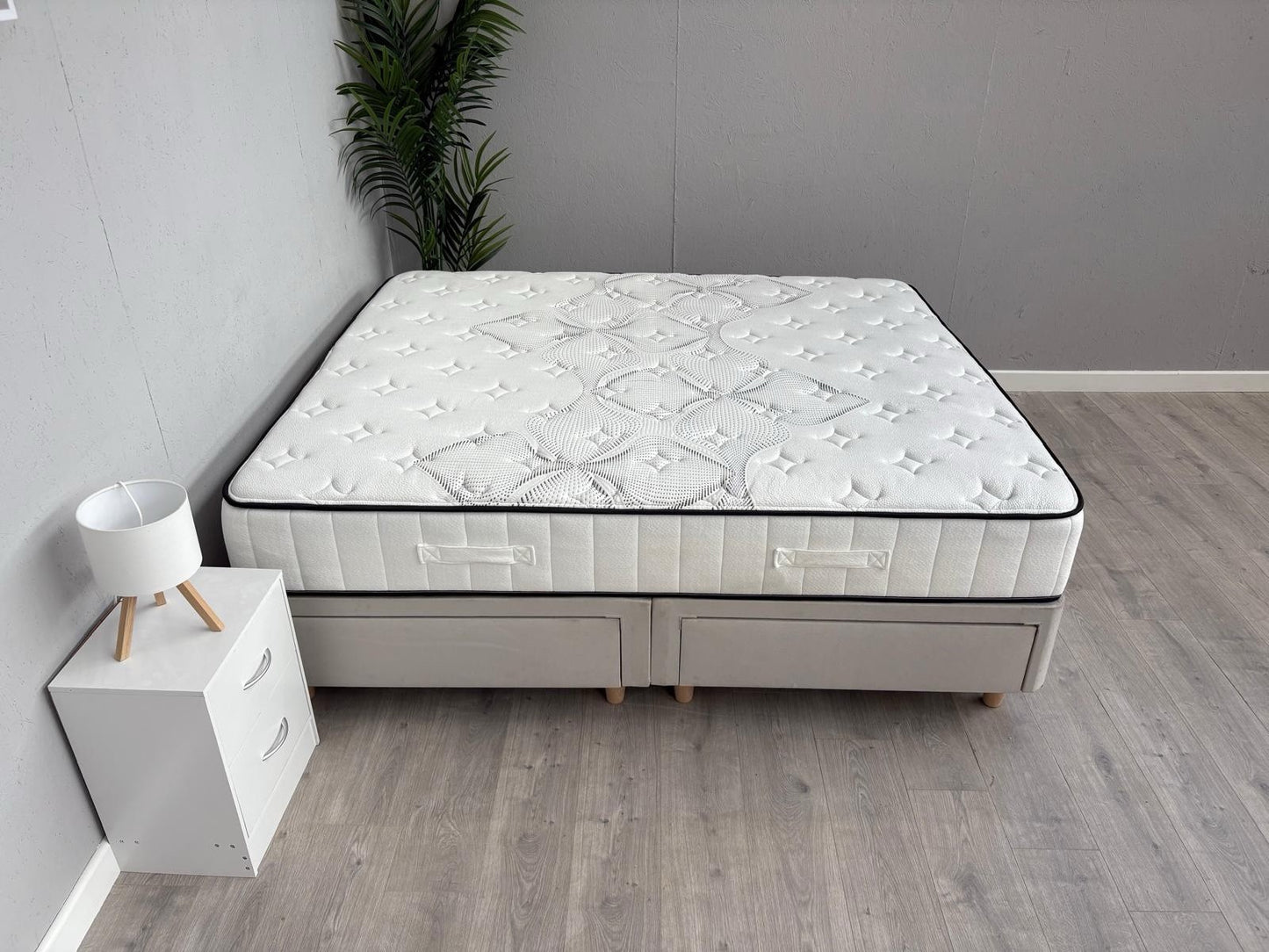 IGEL Nanotech 2050i 6ft Superking Mattress, Firm - RRP £1,649
