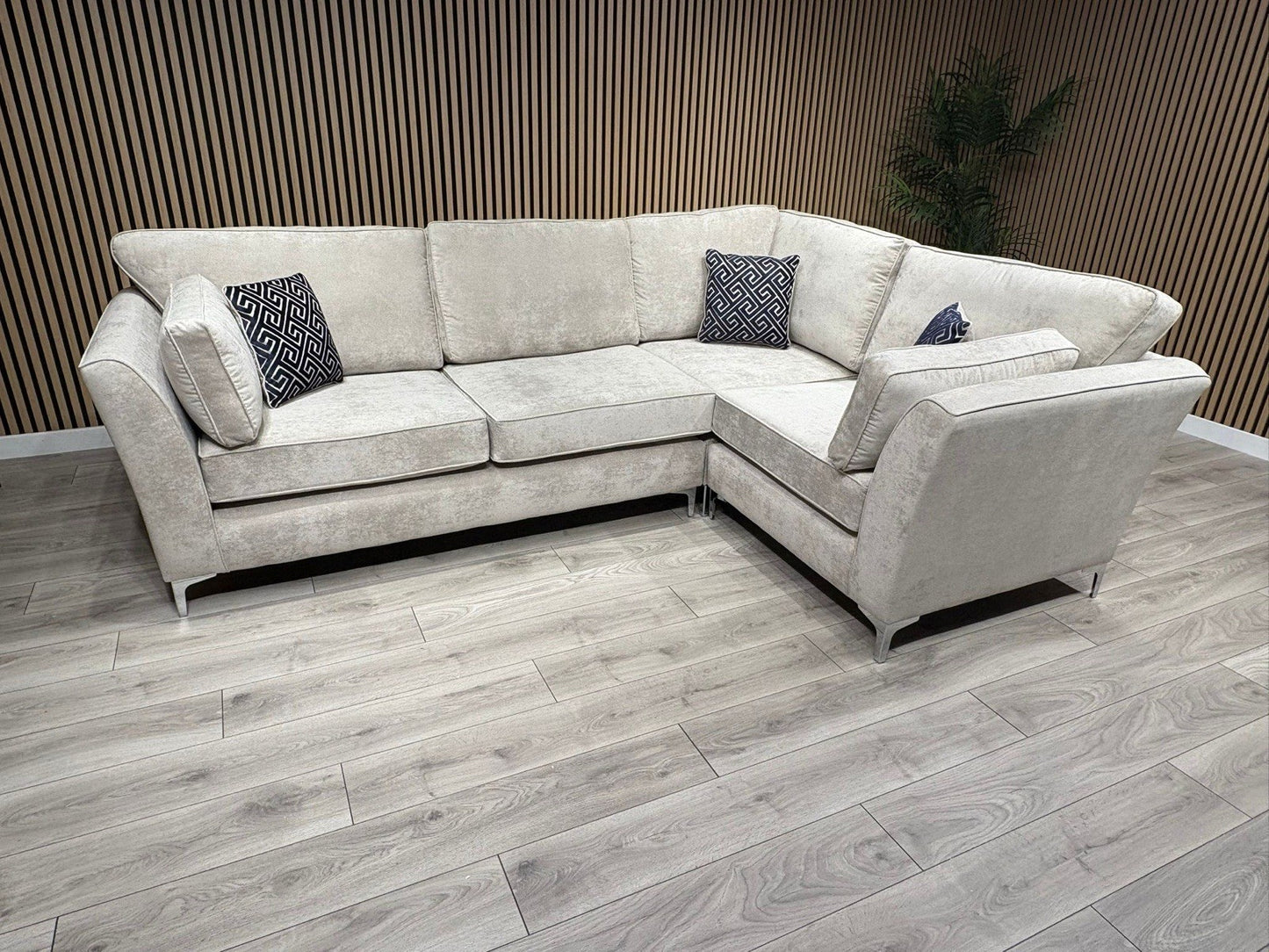 Furniture Village SASHA Fabric RHF Corner Sofa ( 3 Corner 1 ) - RRP £3,295