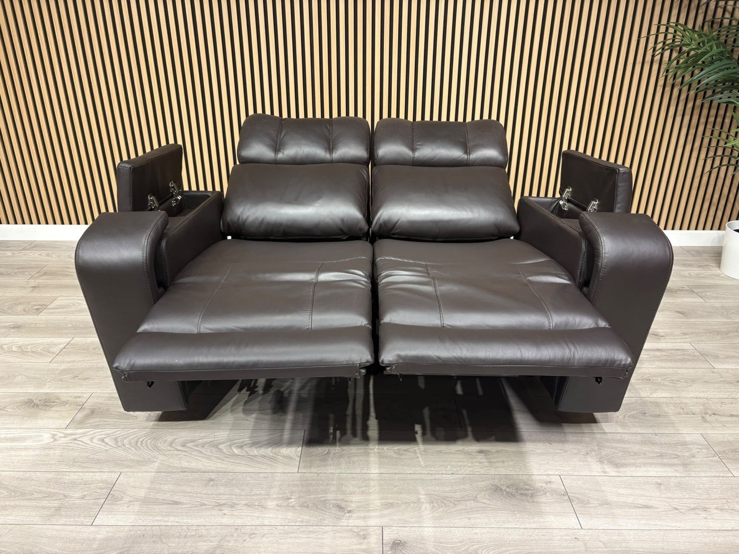 SCS Adstock Leather 2 Seater Power Recliner Sofa RRP £2699 (Read Description)