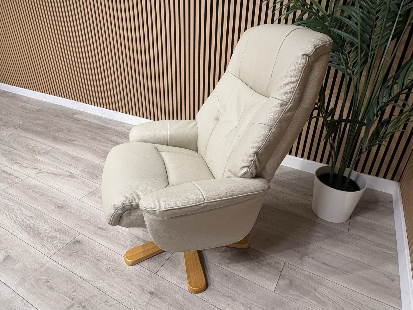 Relaxed Swivel Recliner Chair + Footstool RRP £1099