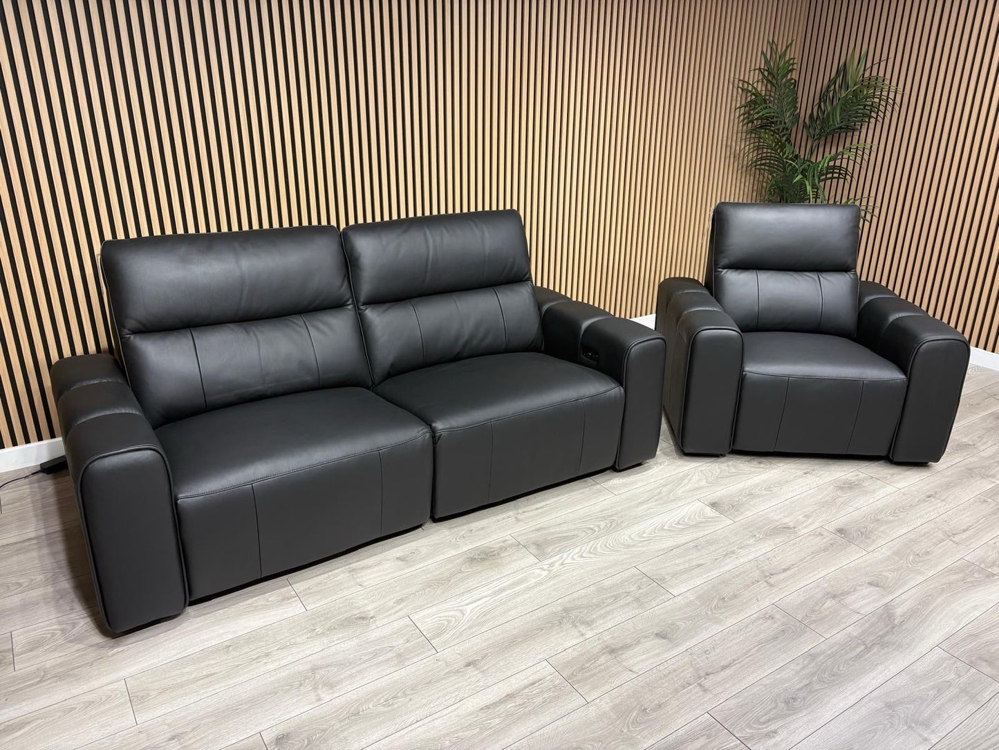 Bellagio Leather 3 Seater + Armchair Sofa Set, Power Recliners RRP: £3440