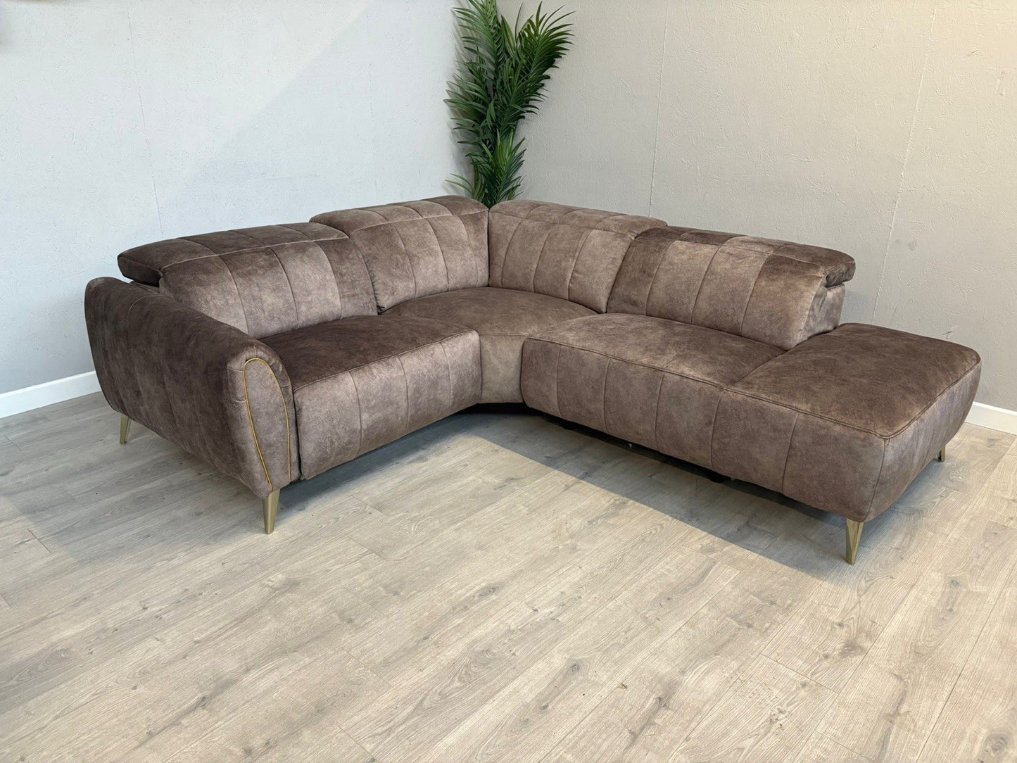 DFS Lidia Left Hand Facing Open Chaise Power Recliner Corner Sofa - RRP £1899