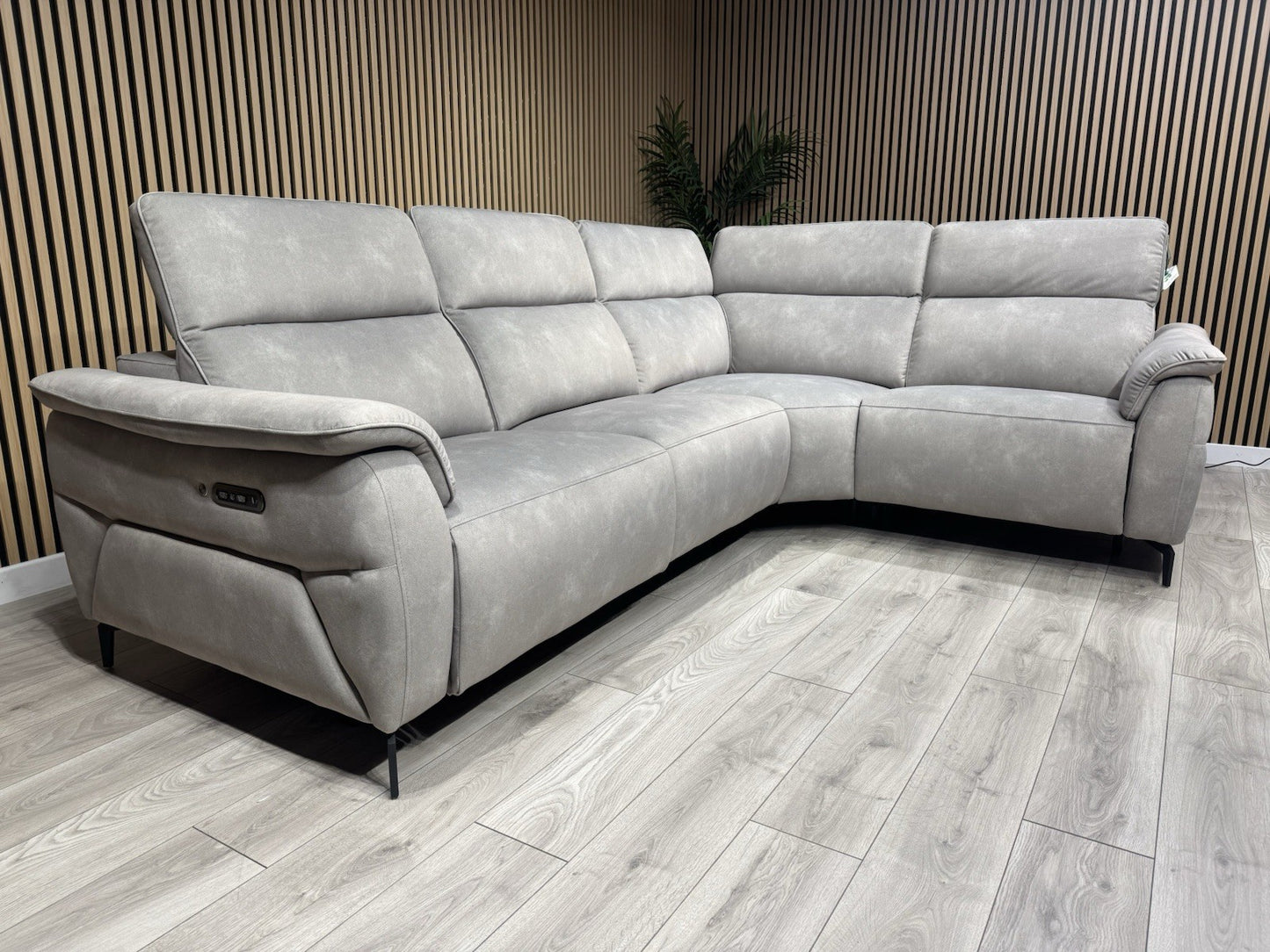 Furniture Village EZRA Style Fabric RHF Corner Sofa Power Recliners - RRP £3295