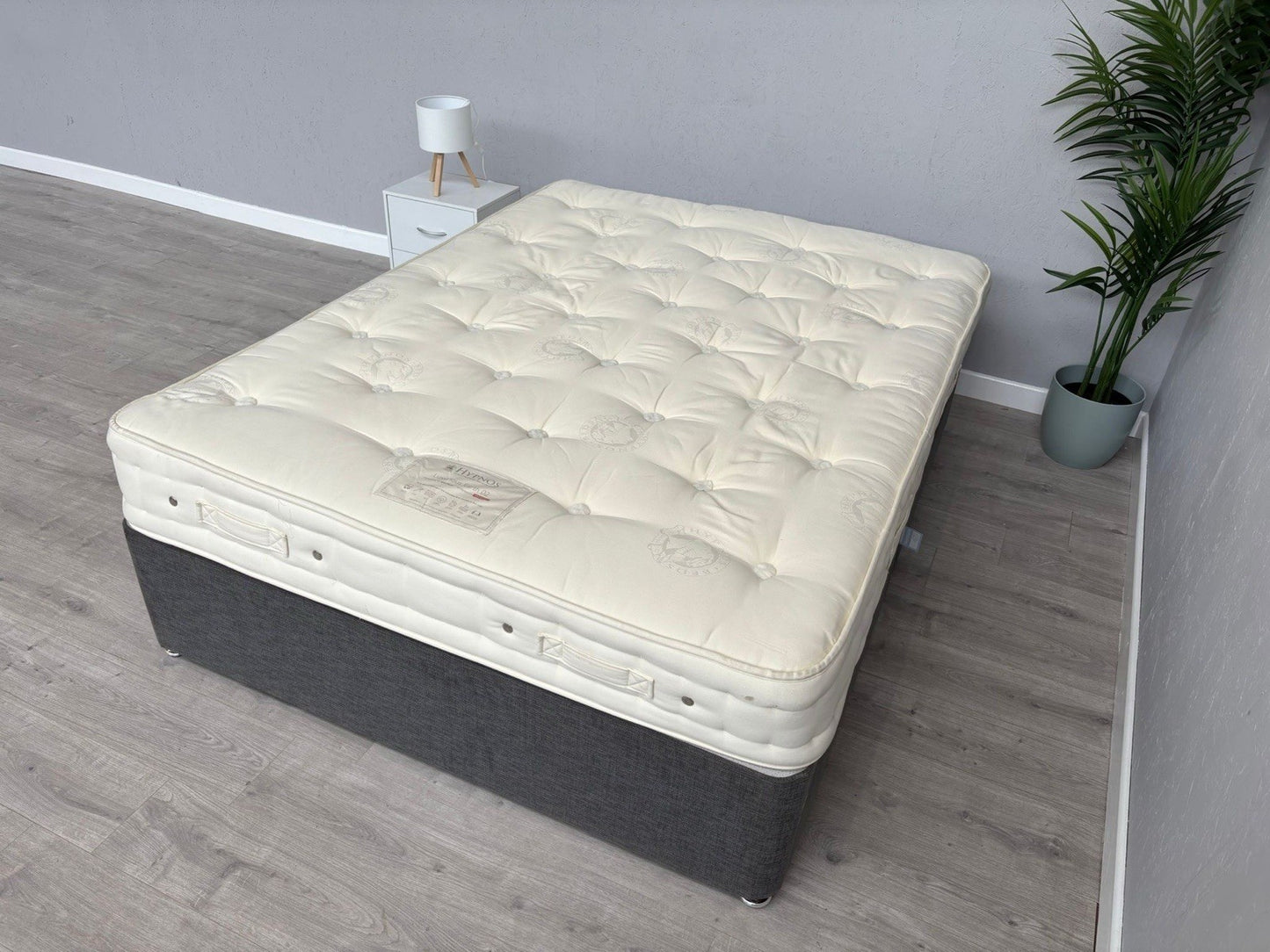 Hypnos Luxurious Earth 02 5FT Kingsize Mattress, Medium - RRP £2,199