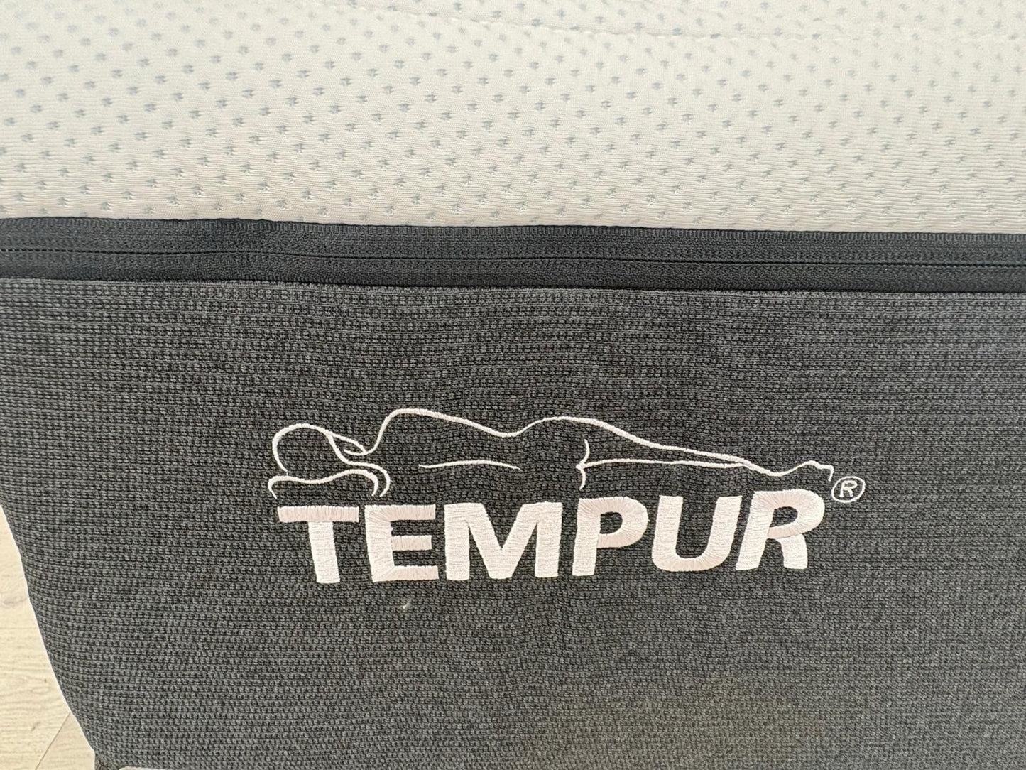 Tempur PRO LUXE Smart Cool 5ft Kingsize Mattress, Medium - RRP £2,599