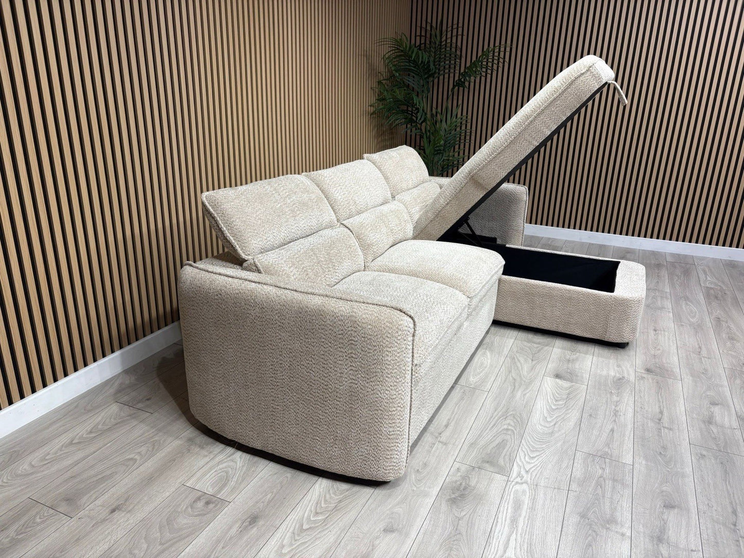 WINDSOR Premium Fabric LHF or RHF Chaise Sofa Bed with Storage - RRP £1399