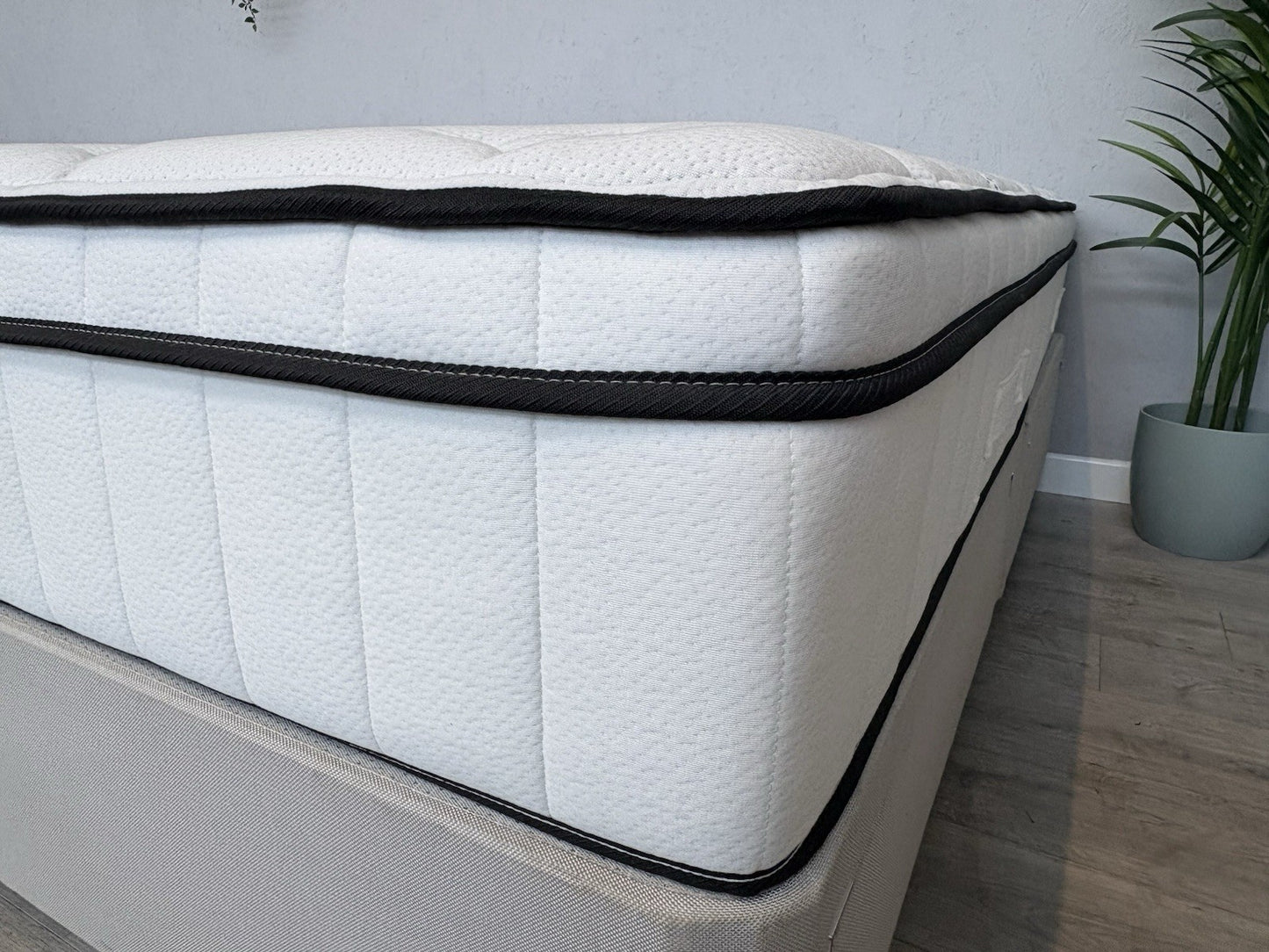 IGEL Nanotech 3000i 6ft Superking Mattress, Medium - RRP £1,949