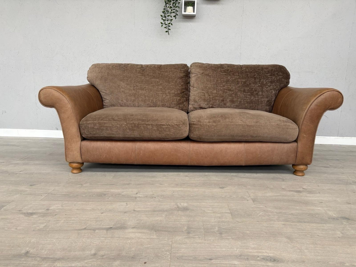 Alexander & James 3 Seater Fabric/Leather Sofa RRP: £2000
