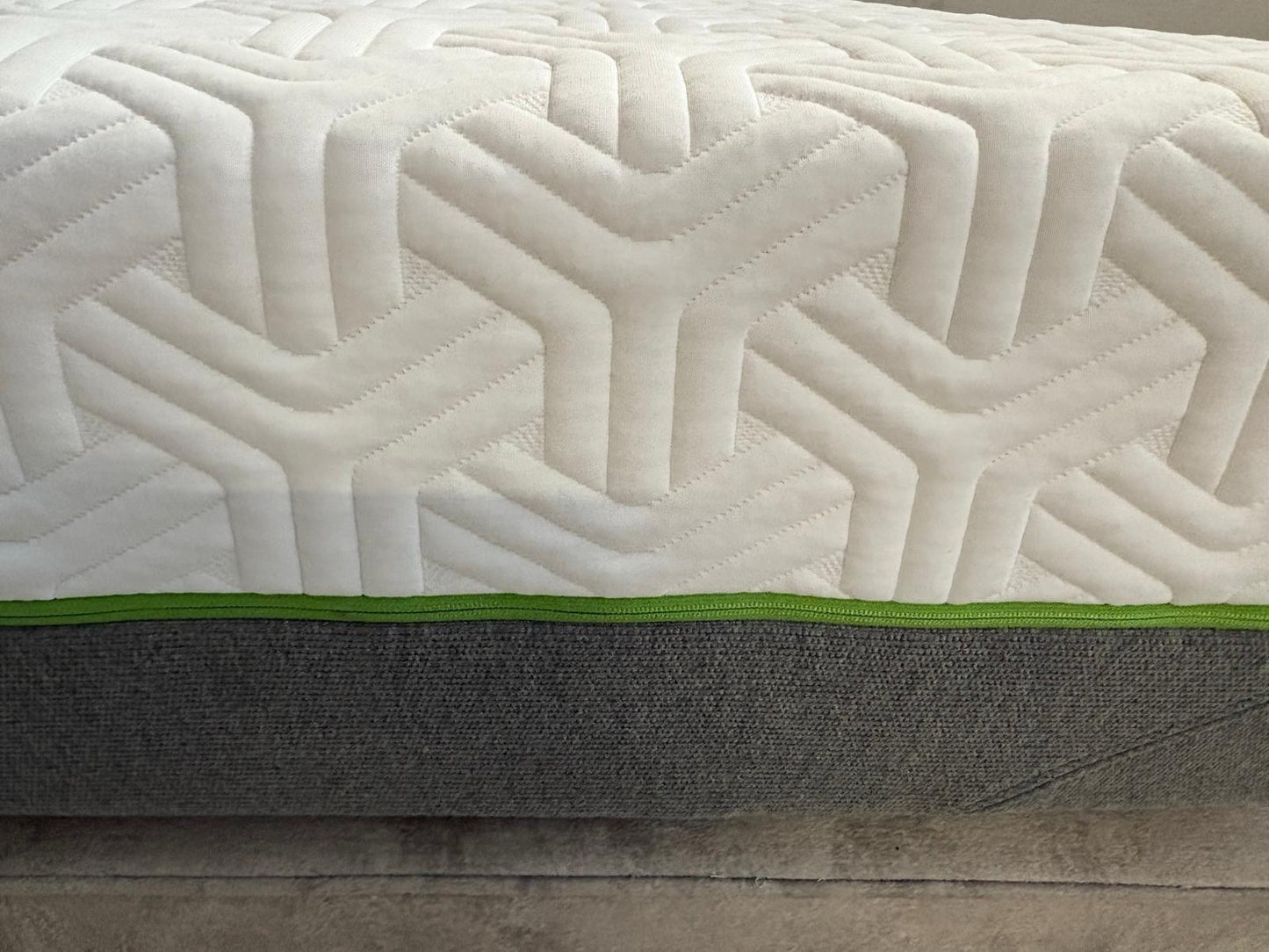 Tempur HYBRID ELITE LUXE 6ft Superking Mattress, Medium - RRP £2,599