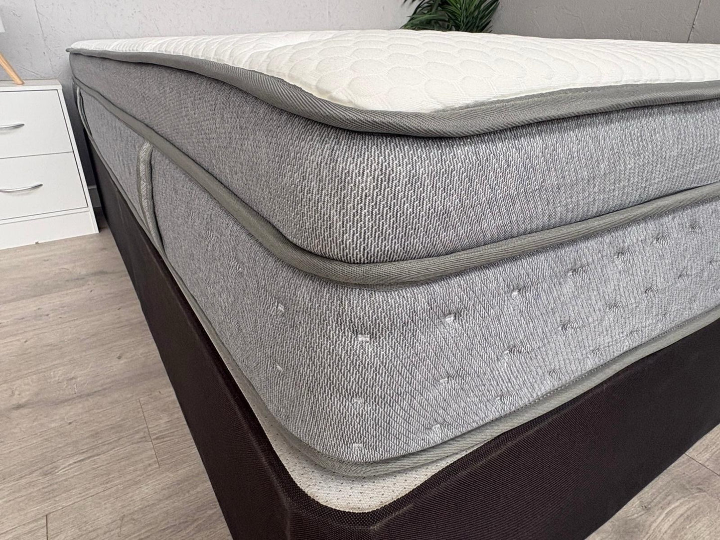 DUSK 4000 Pocket Memory Foam 5ft Kingsize Mattress - RRP £599