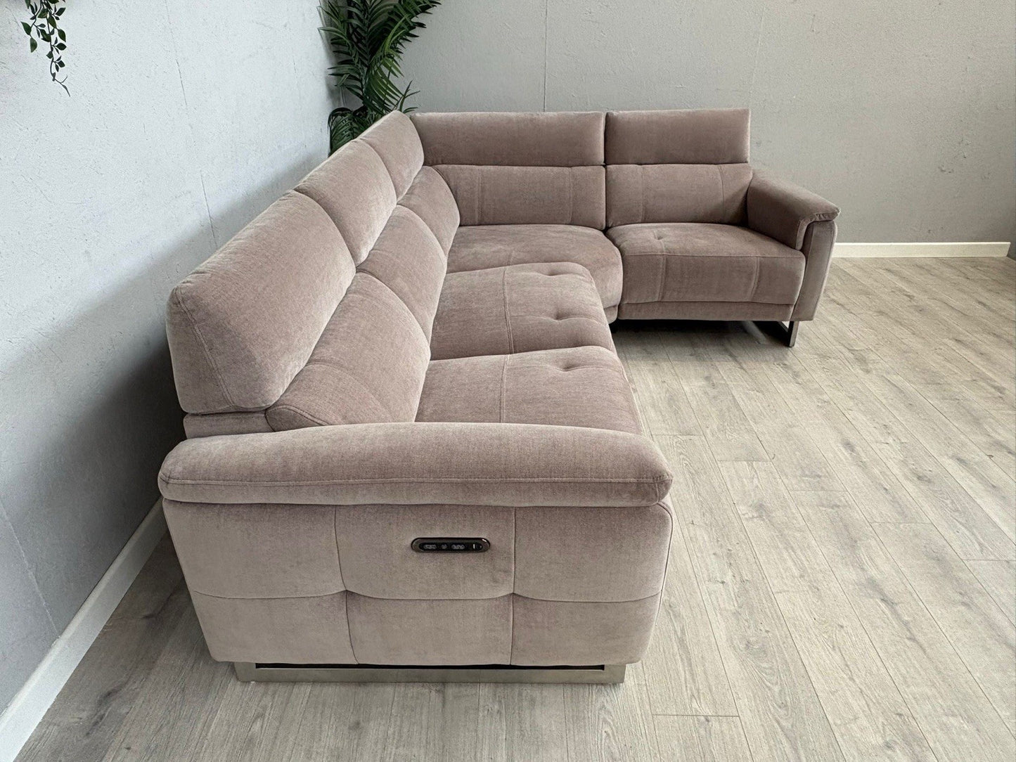 Furniture Village MOET Fabric 2 Corner 1 Power Recliner Corner Sofa - RRP £3295