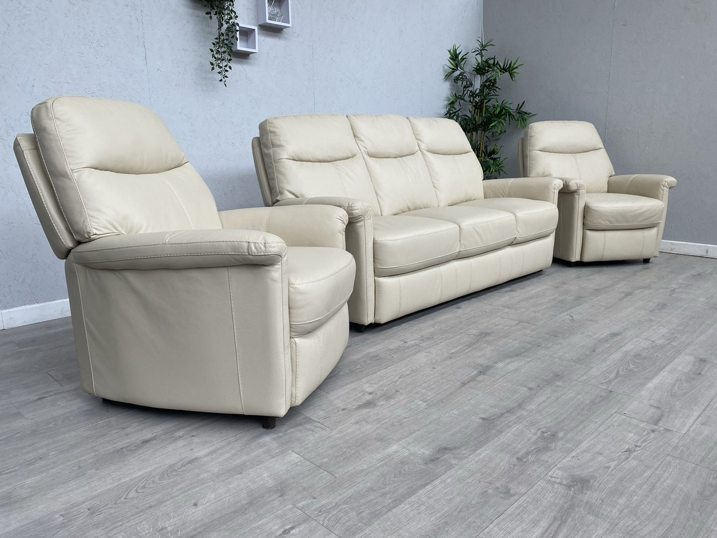 Furniture Village LILLE Leather Compact 3 Seat Sofa + 2 x Armchairs - RRP £3,185